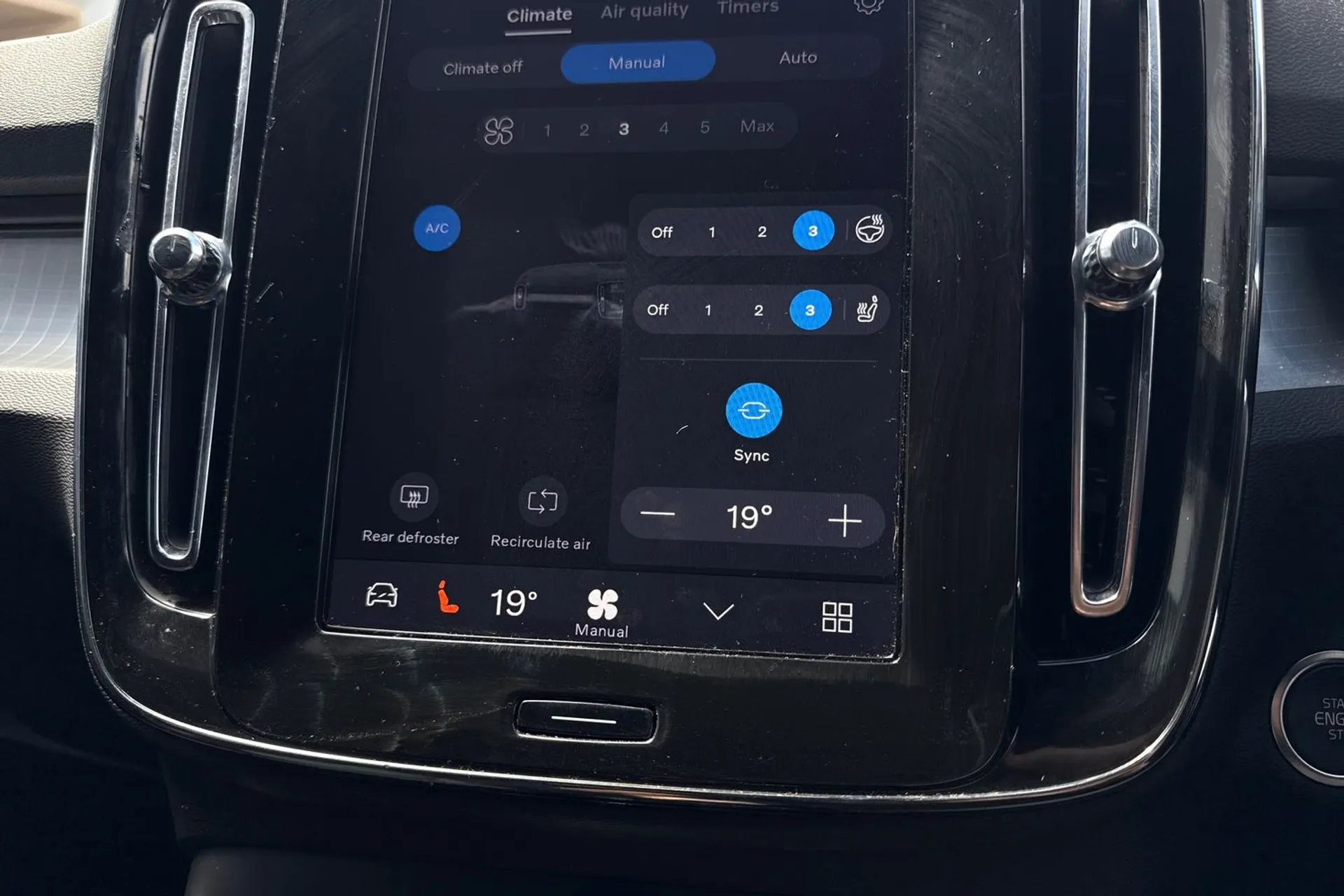 Volvo XC40 thumbnail image number 39