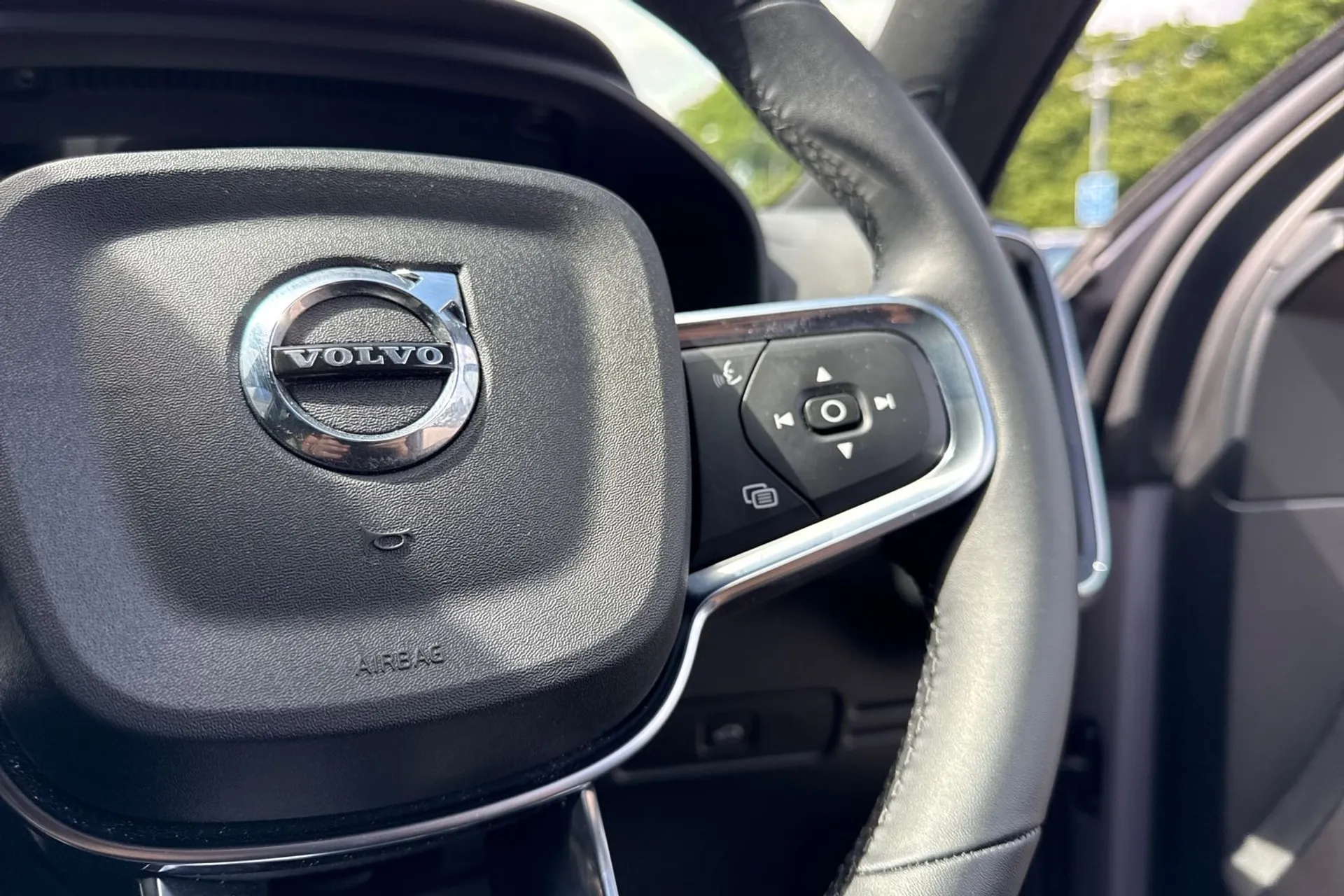 Volvo XC40 thumbnail image number 37