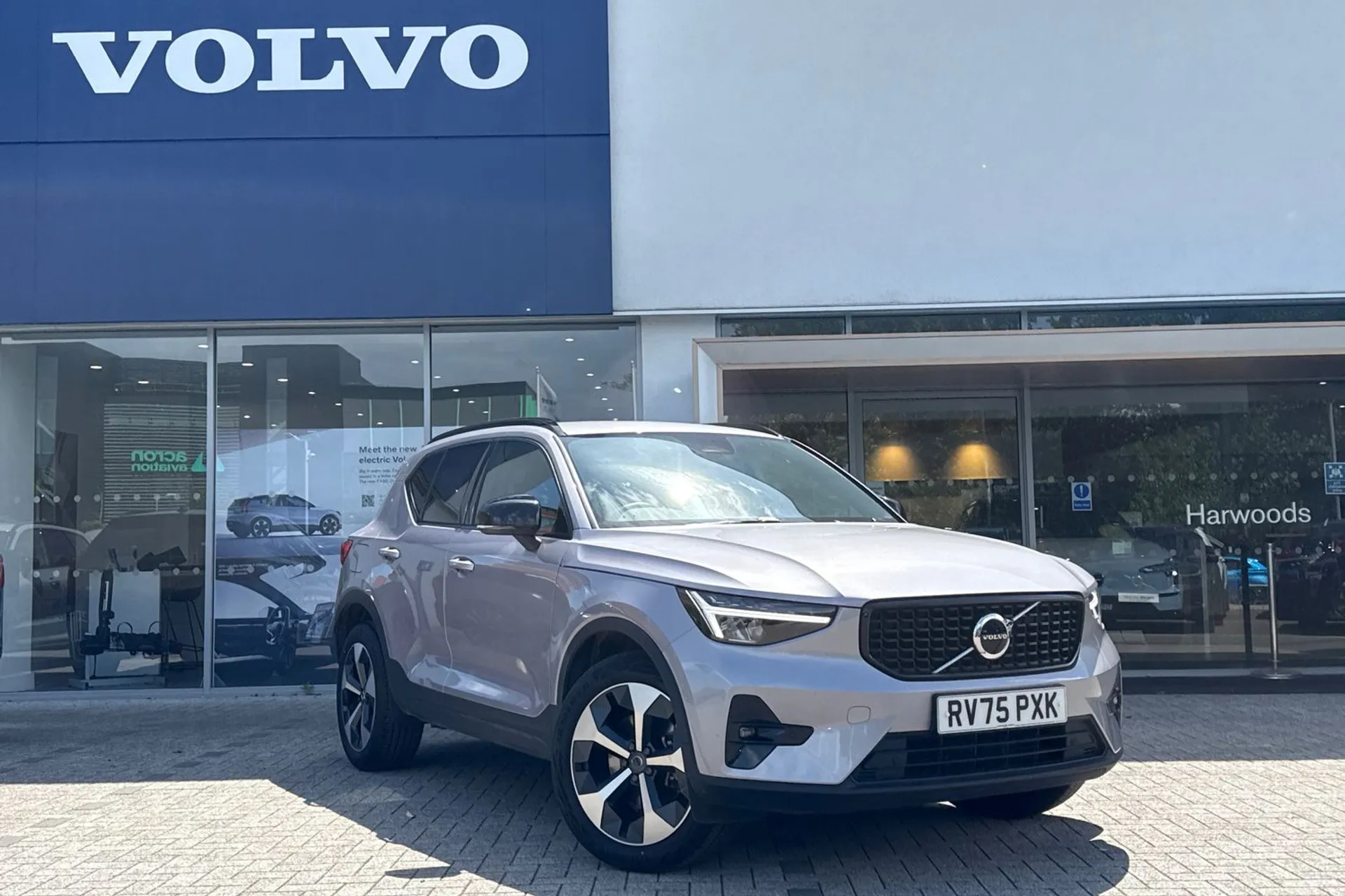 Volvo XC40 focused image