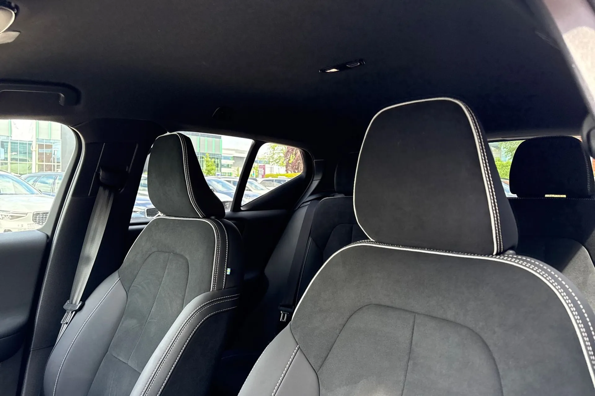 Volvo XC40 thumbnail image number 29