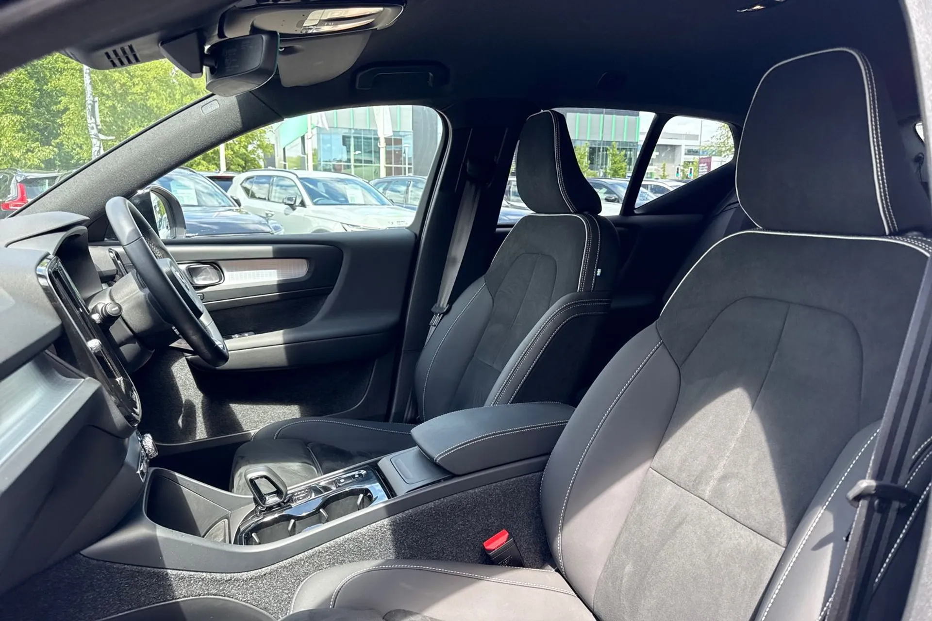 Volvo XC40 thumbnail image number 28