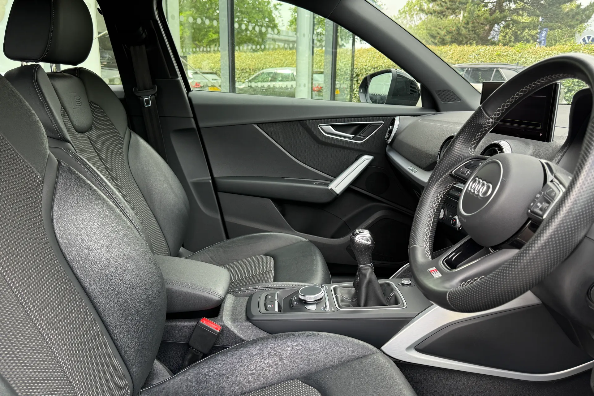 Audi Q2 thumbnail image number 28