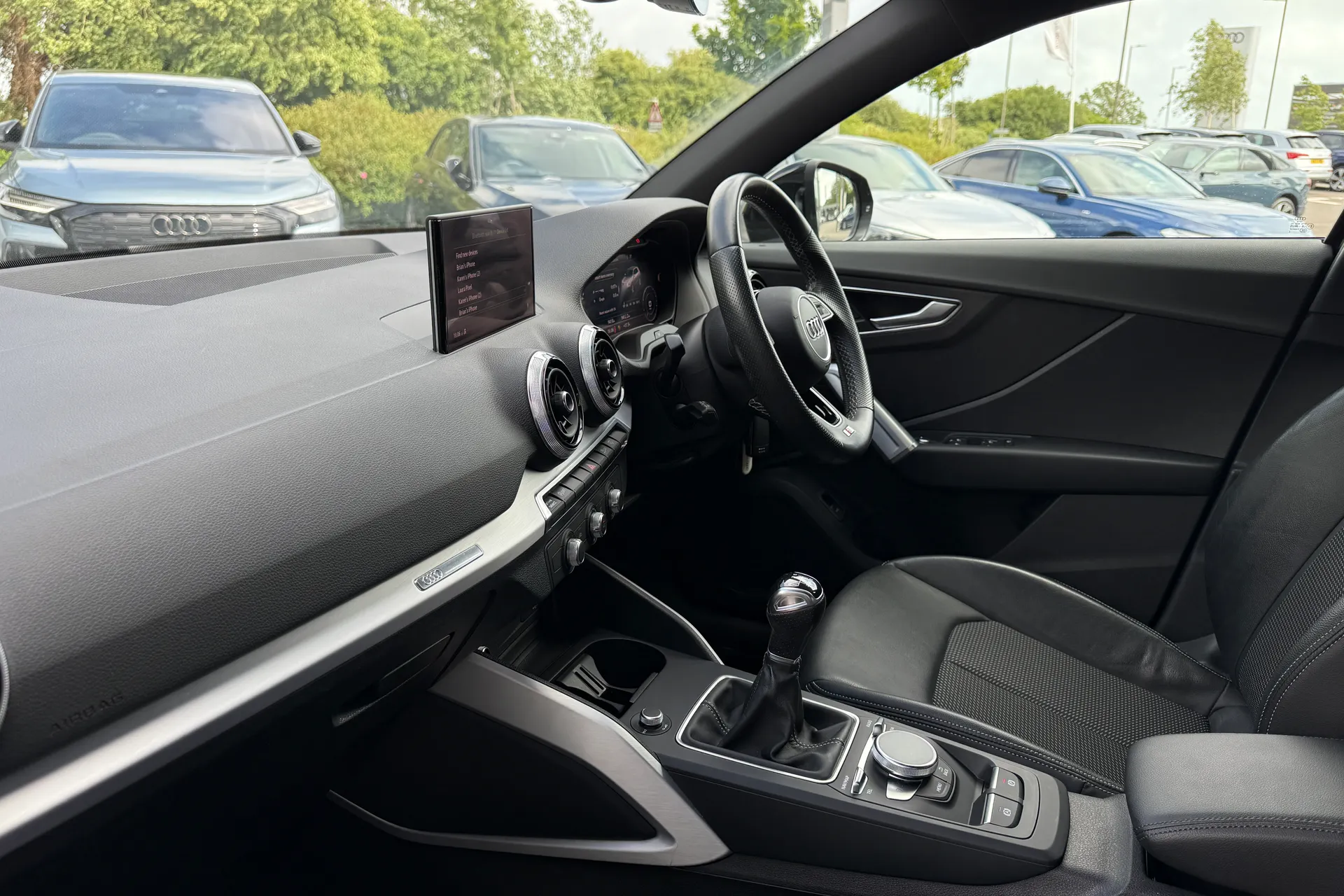 Audi Q2 thumbnail image number 21