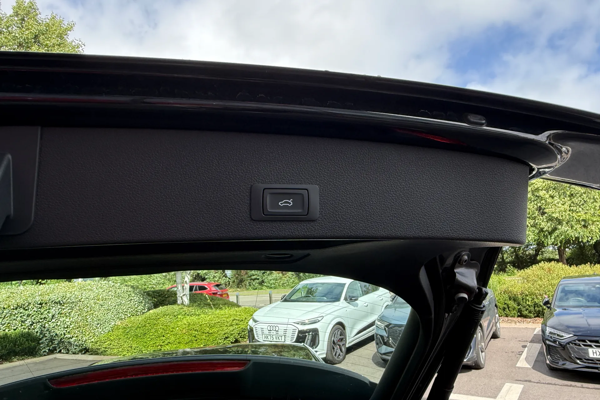 Audi Q2 thumbnail image number 38