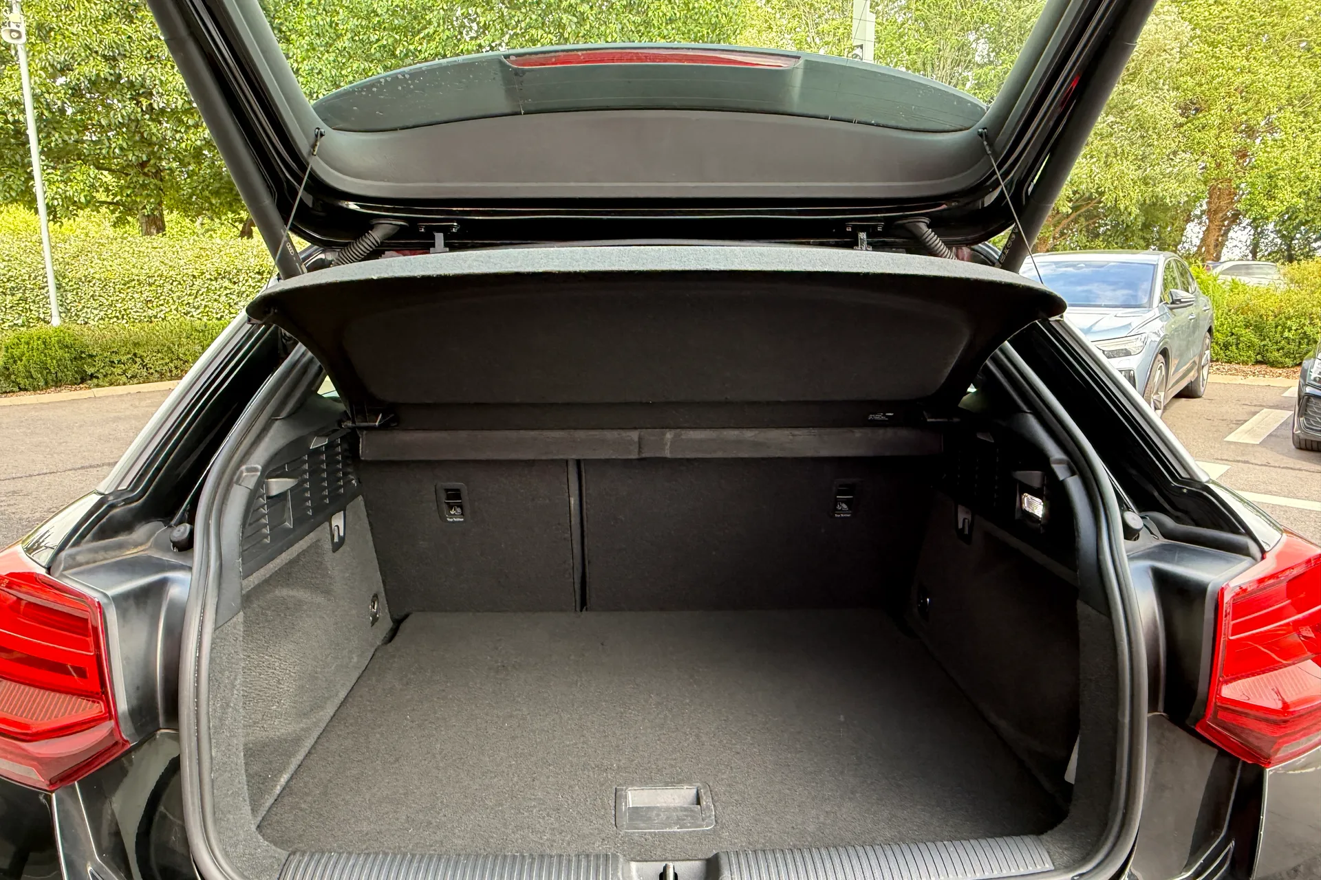 Audi Q2 thumbnail image number 40