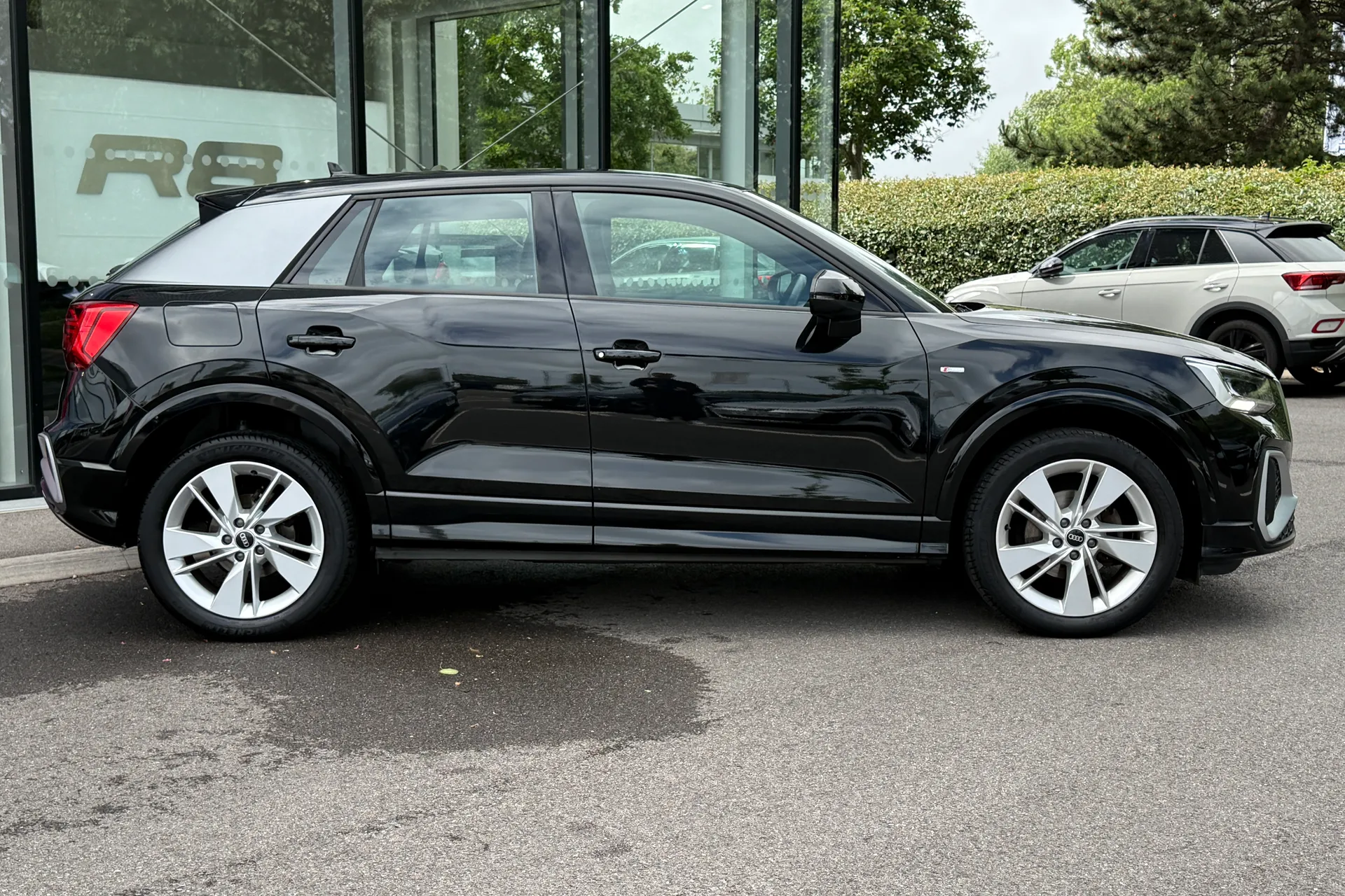 Audi Q2 thumbnail image number 2