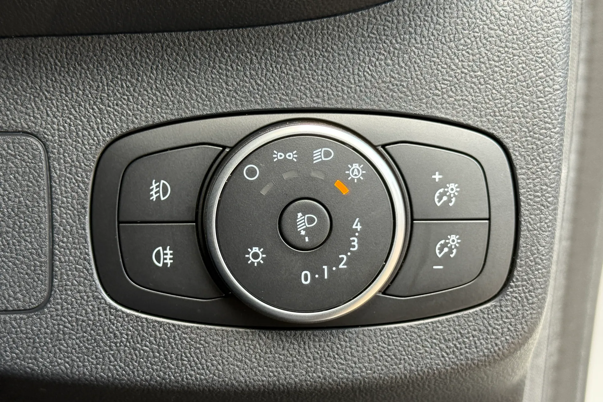 FORD PUMA thumbnail image number 19
