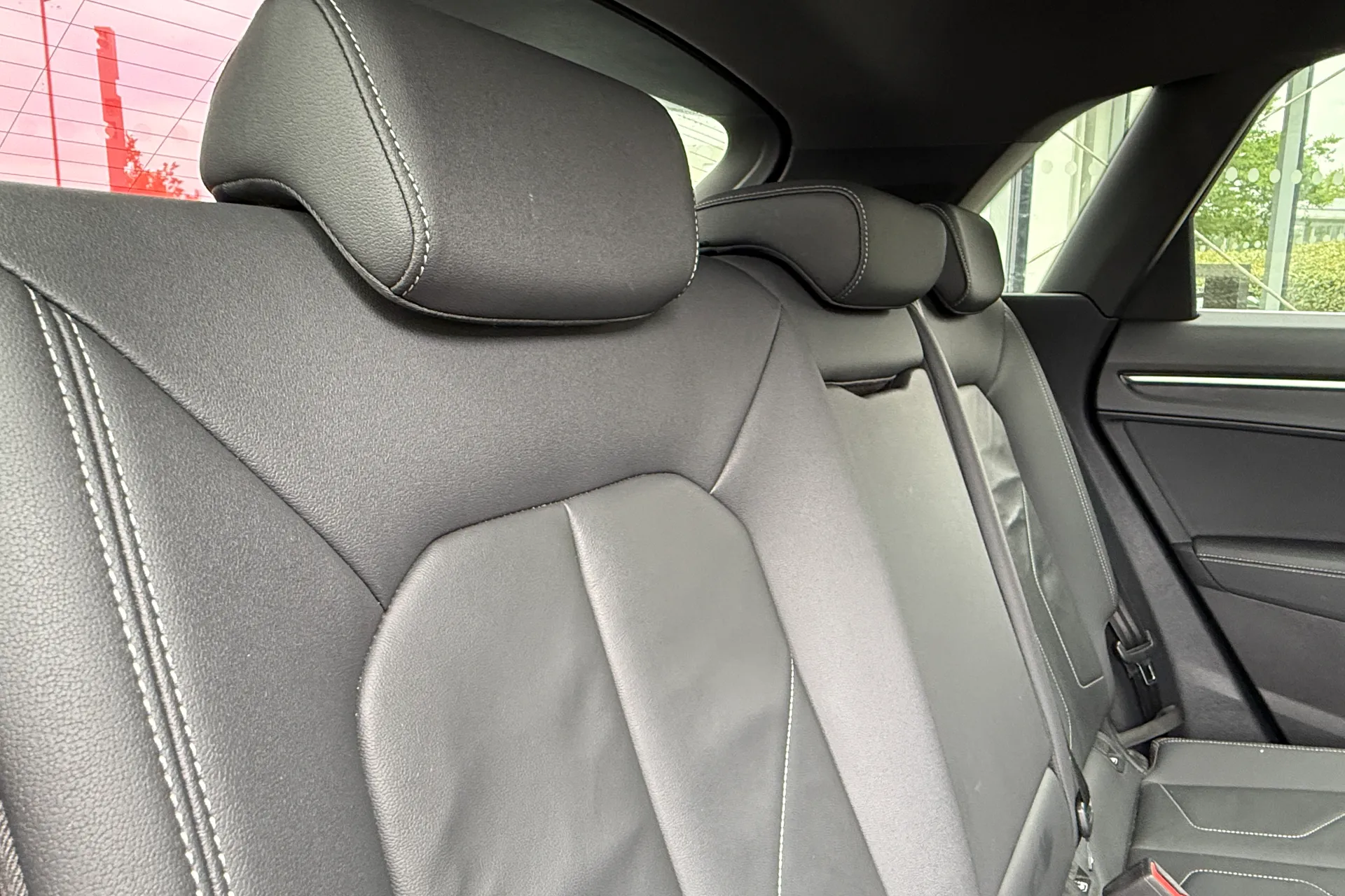 Audi Q3 thumbnail image number 35