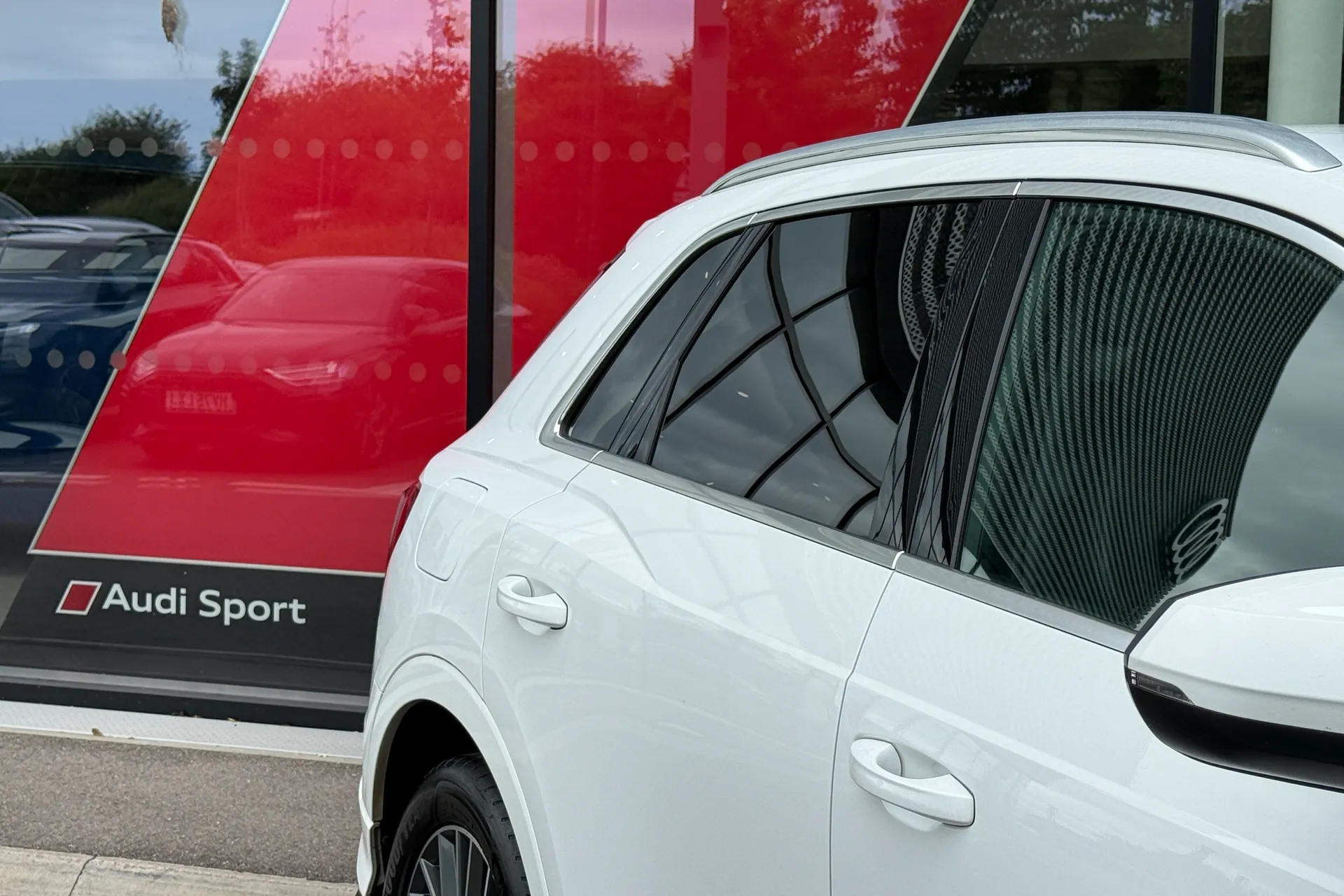 Audi Q3 thumbnail image number 15
