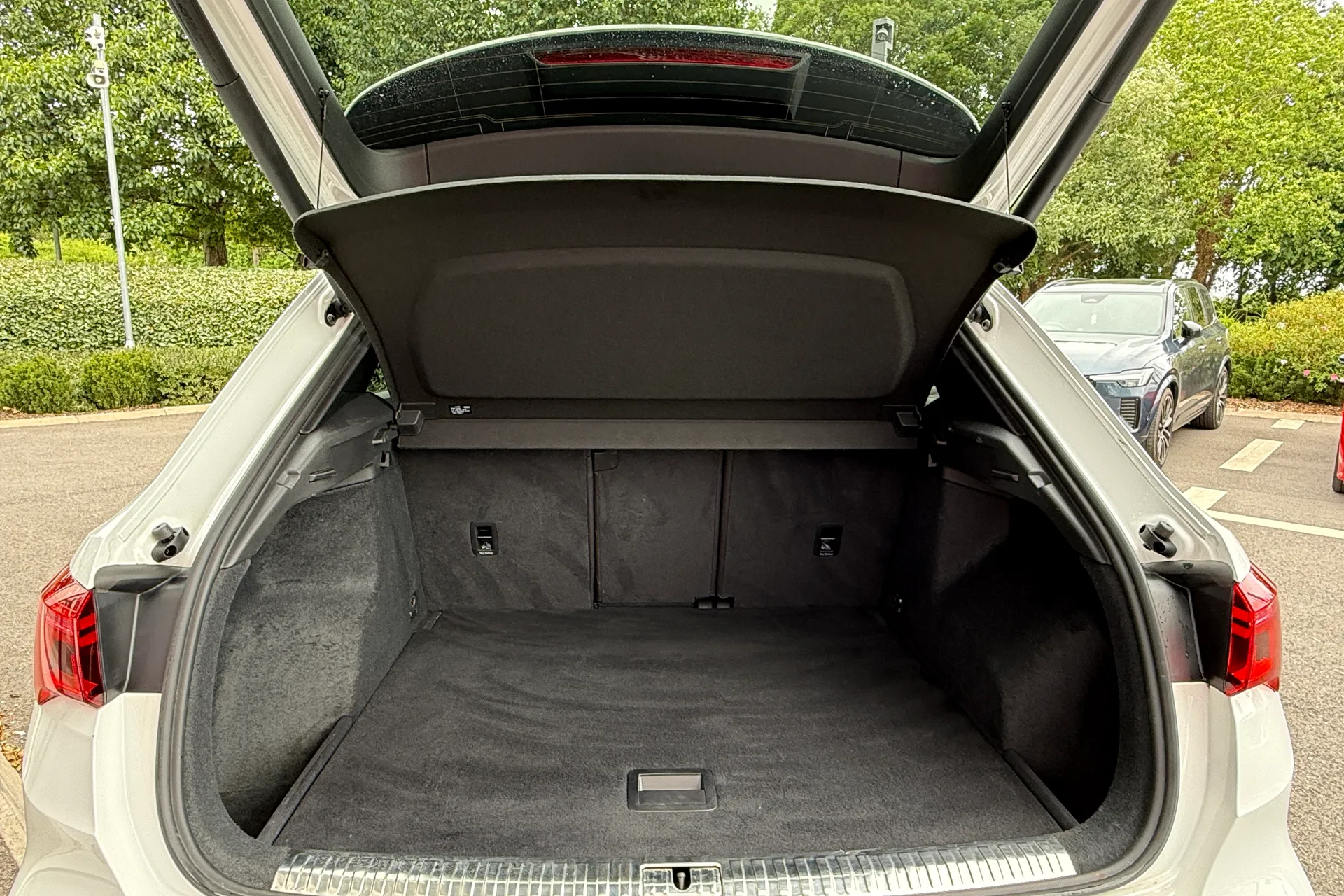 Audi Q3 thumbnail image number 39
