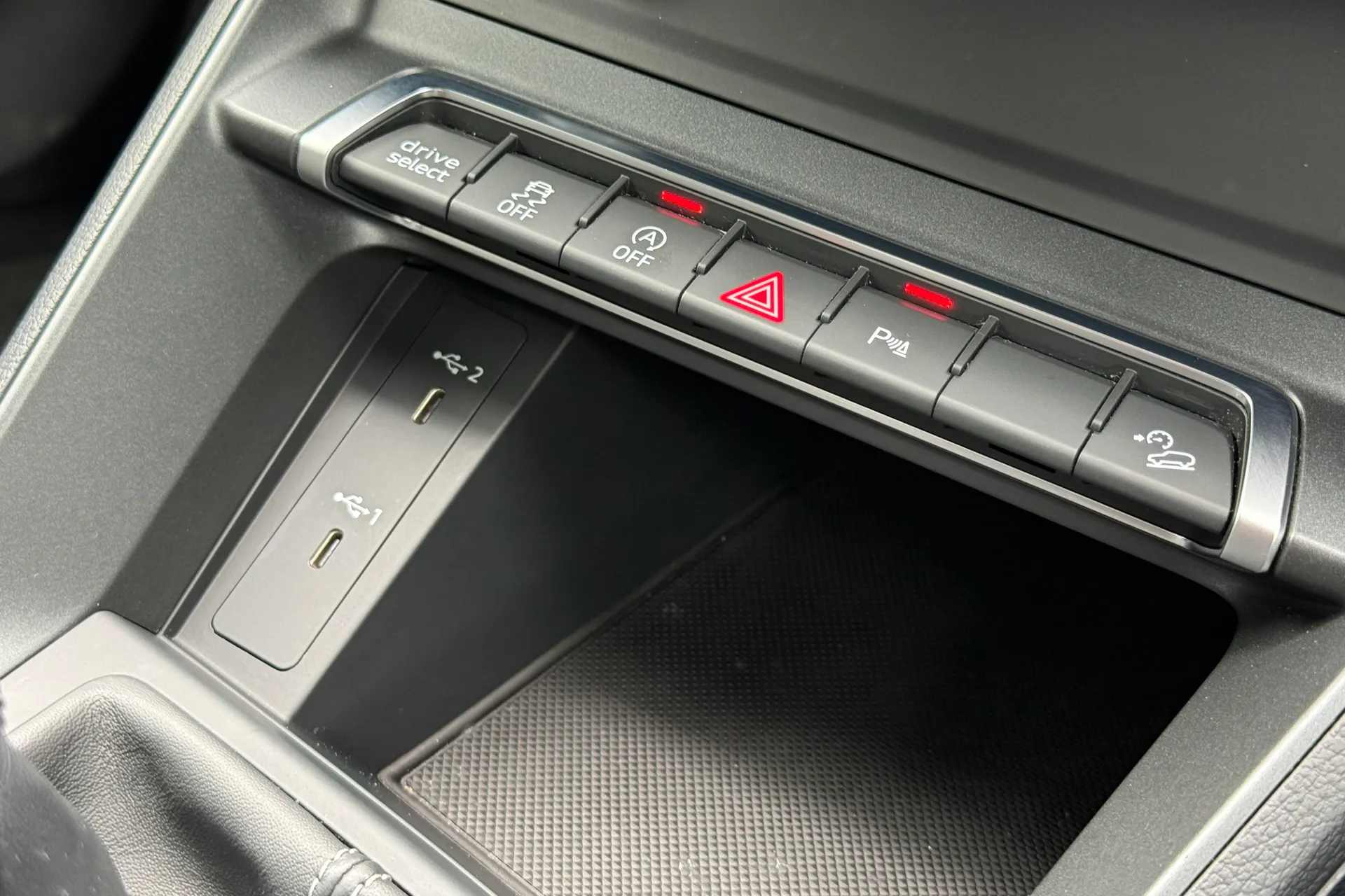 Audi Q3 thumbnail image number 23
