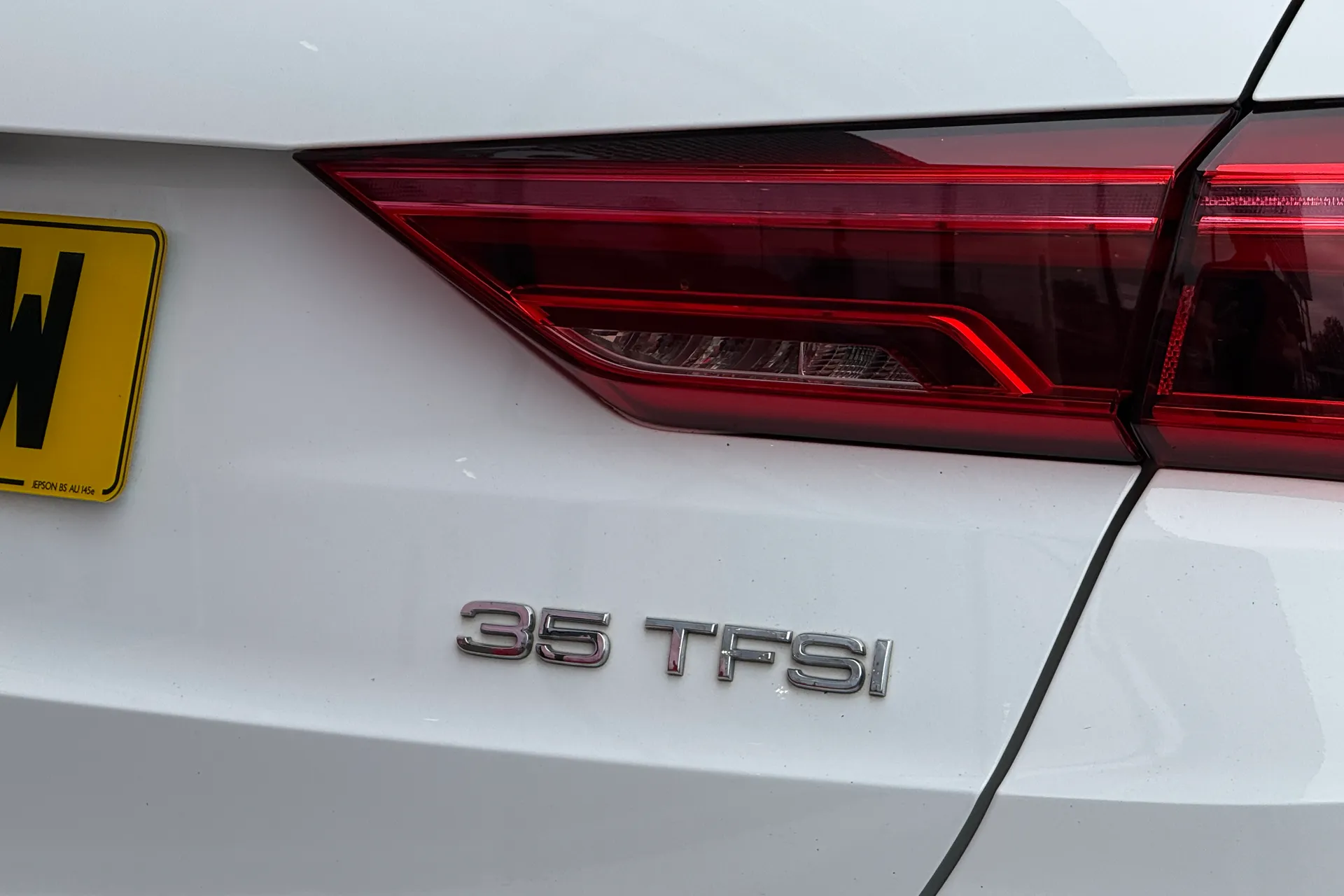Audi Q3 thumbnail image number 30