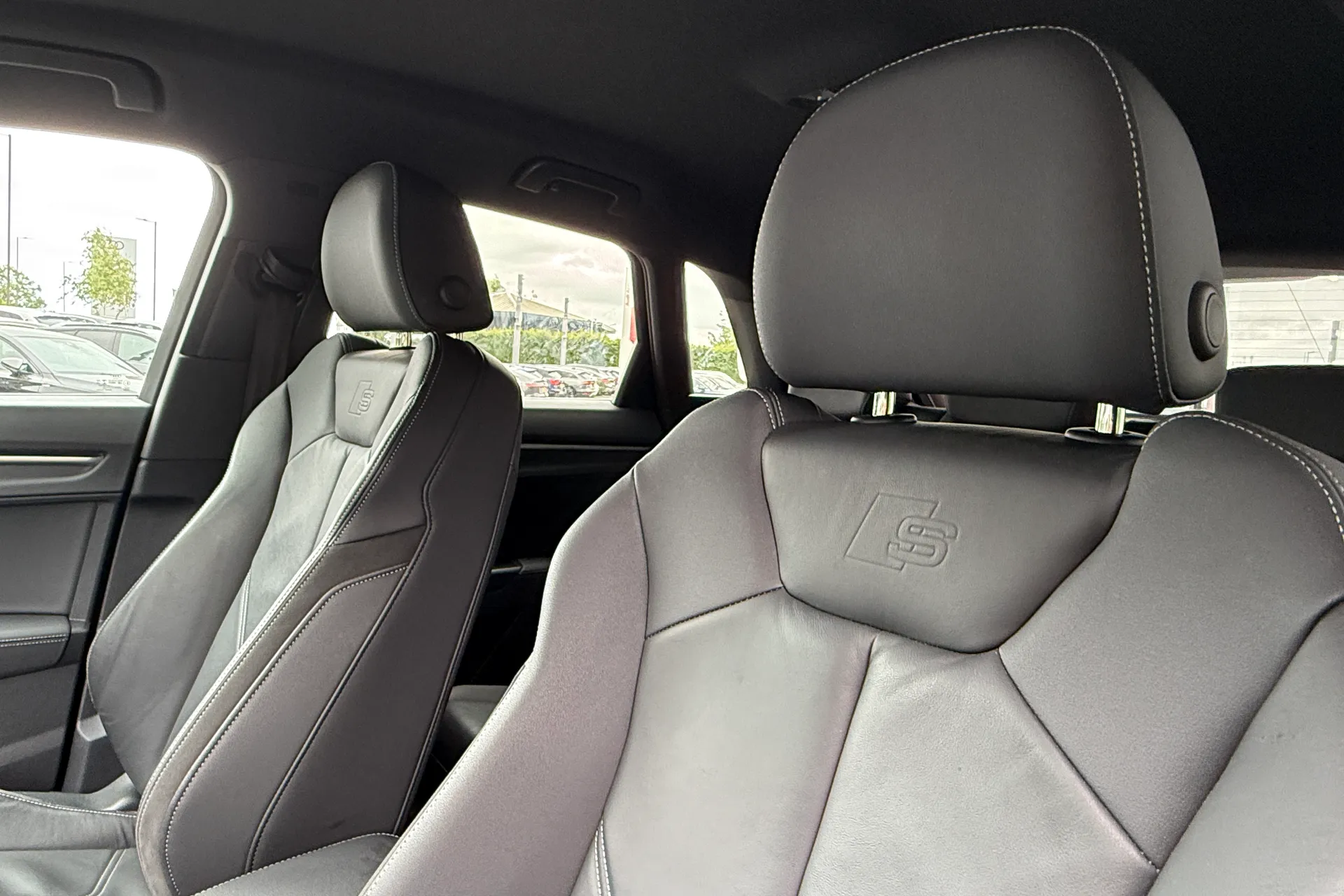 Audi Q3 thumbnail image number 46