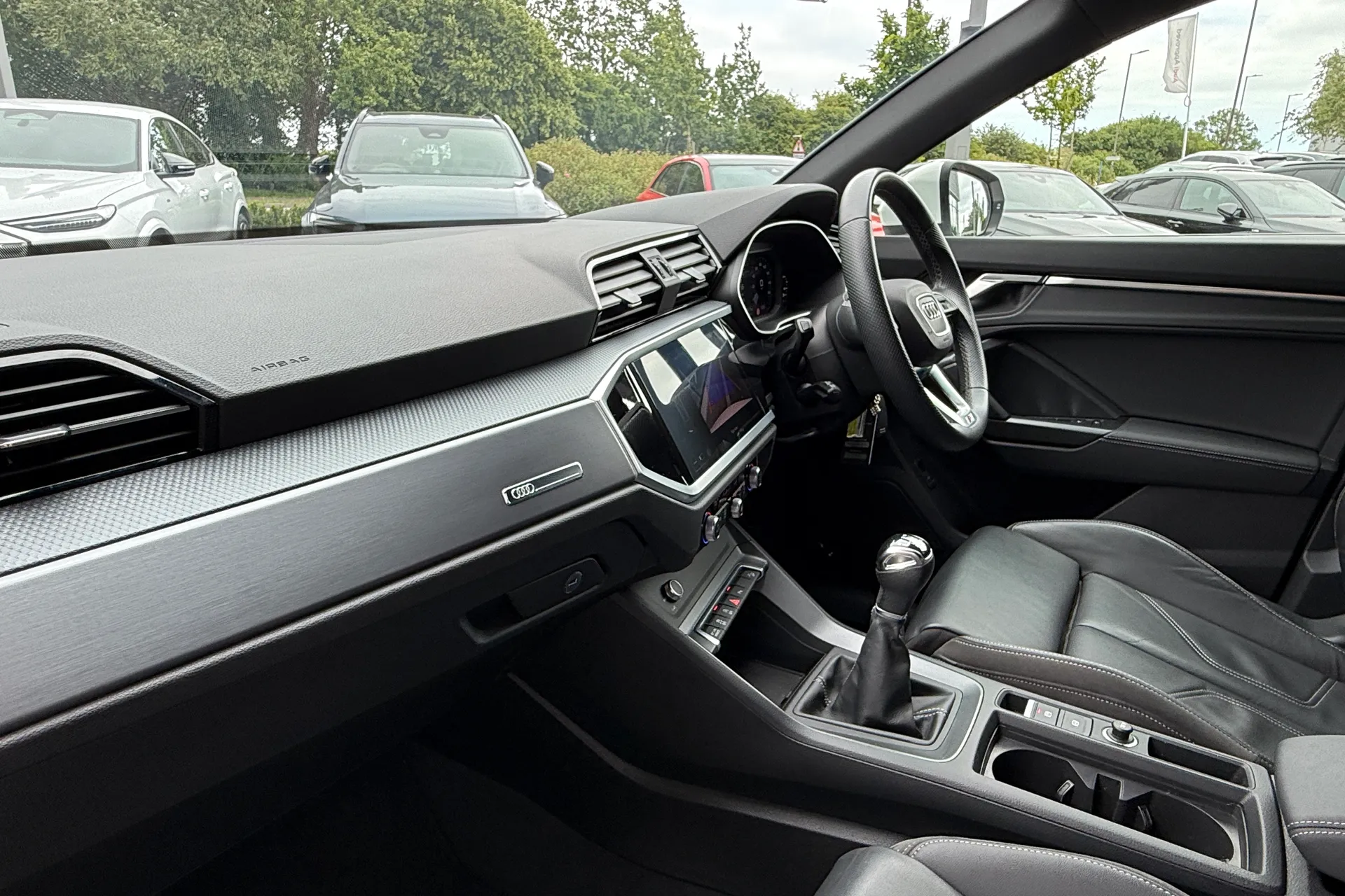 Audi Q3 thumbnail image number 44