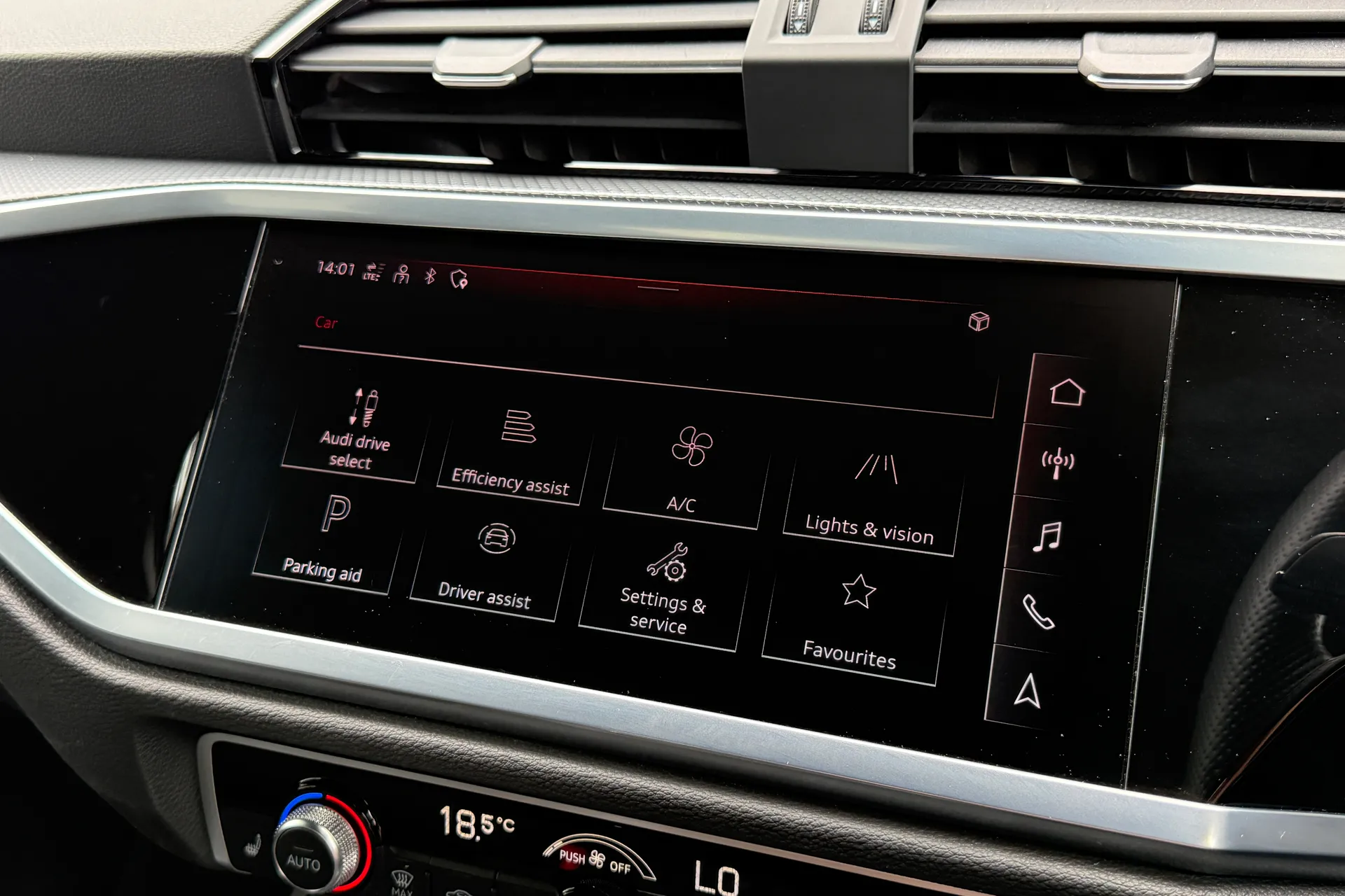Audi Q3 thumbnail image number 31