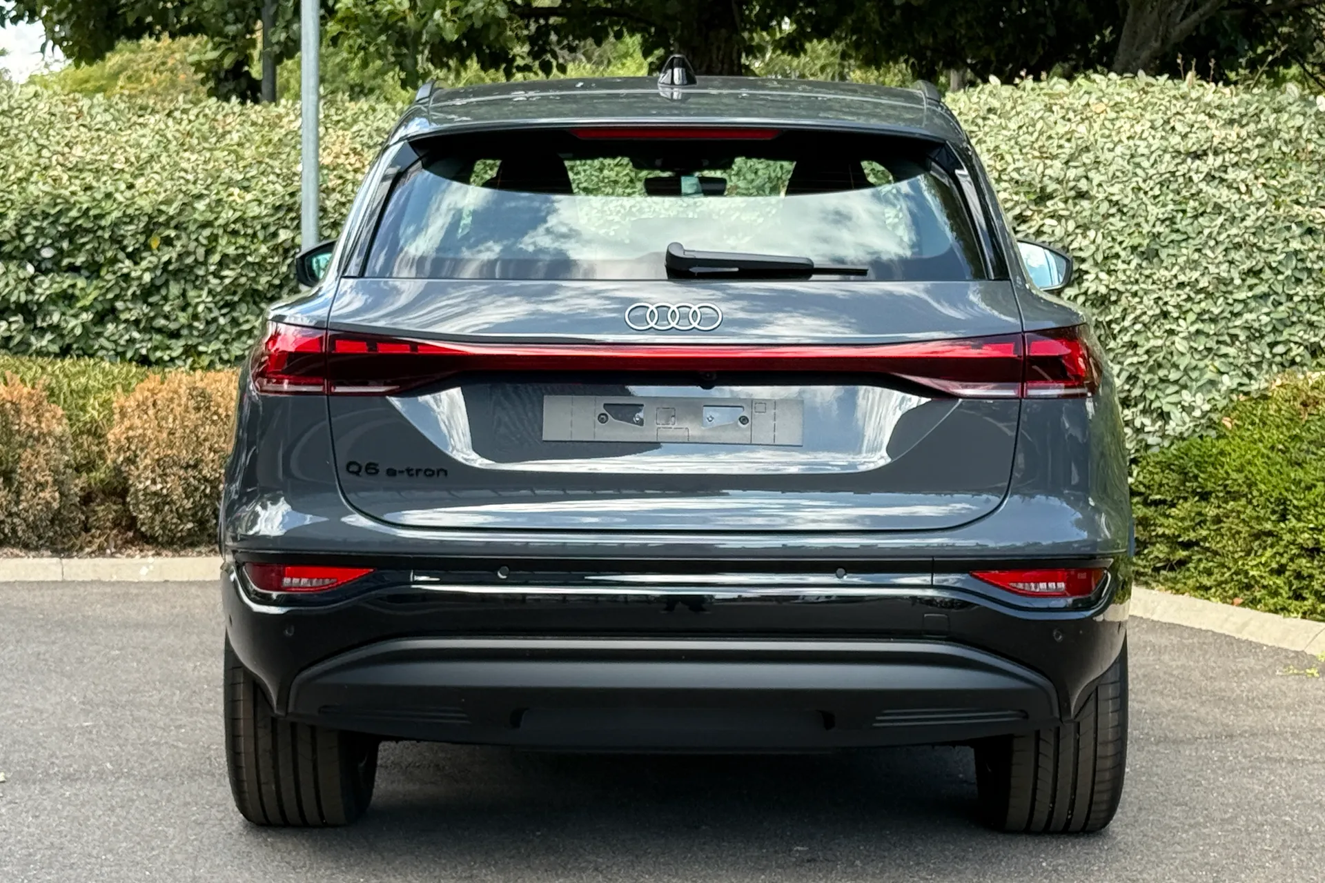 Audi Q6 thumbnail image number 9