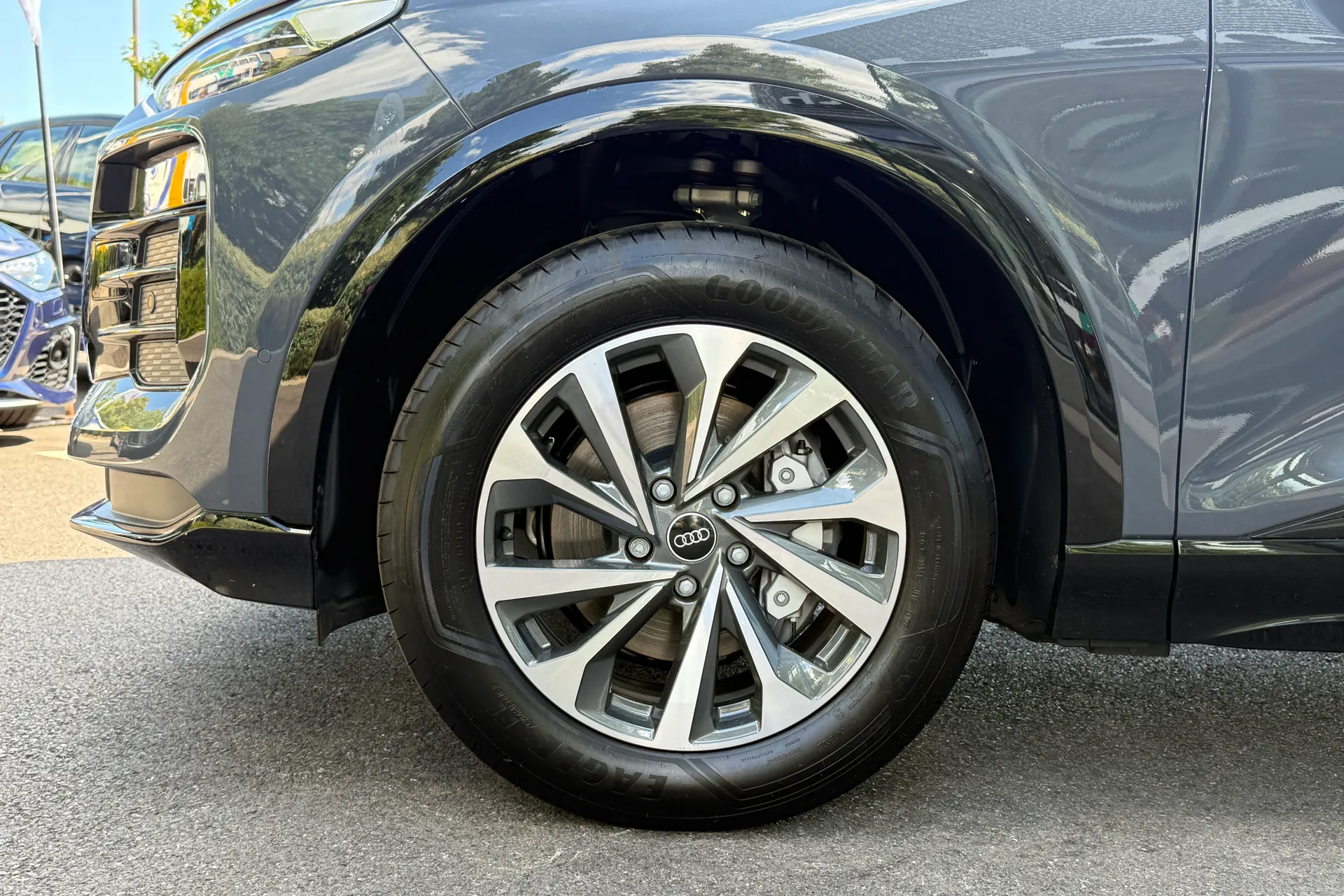 Audi Q6 thumbnail image number 39