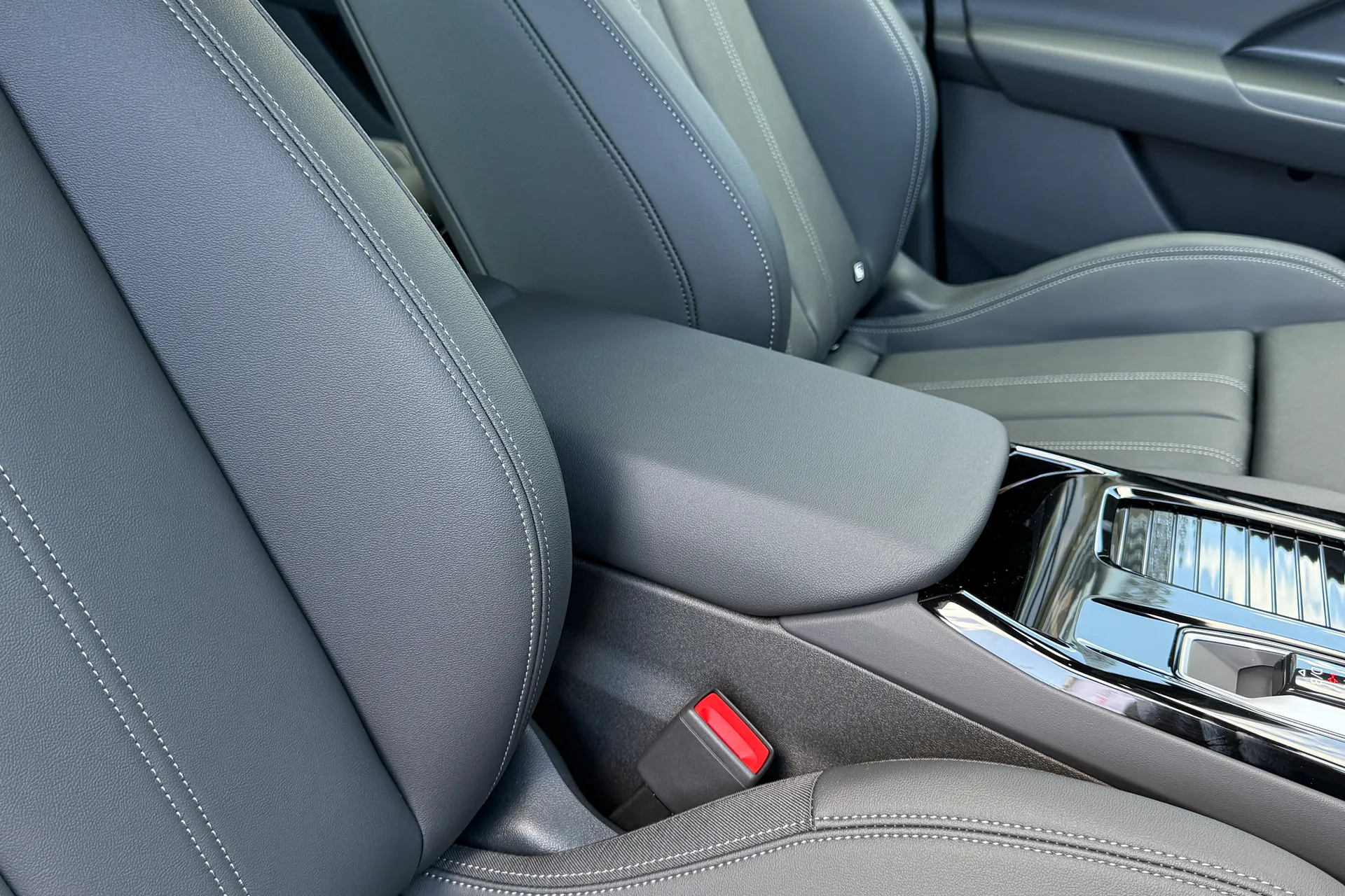 Audi Q6 thumbnail image number 25