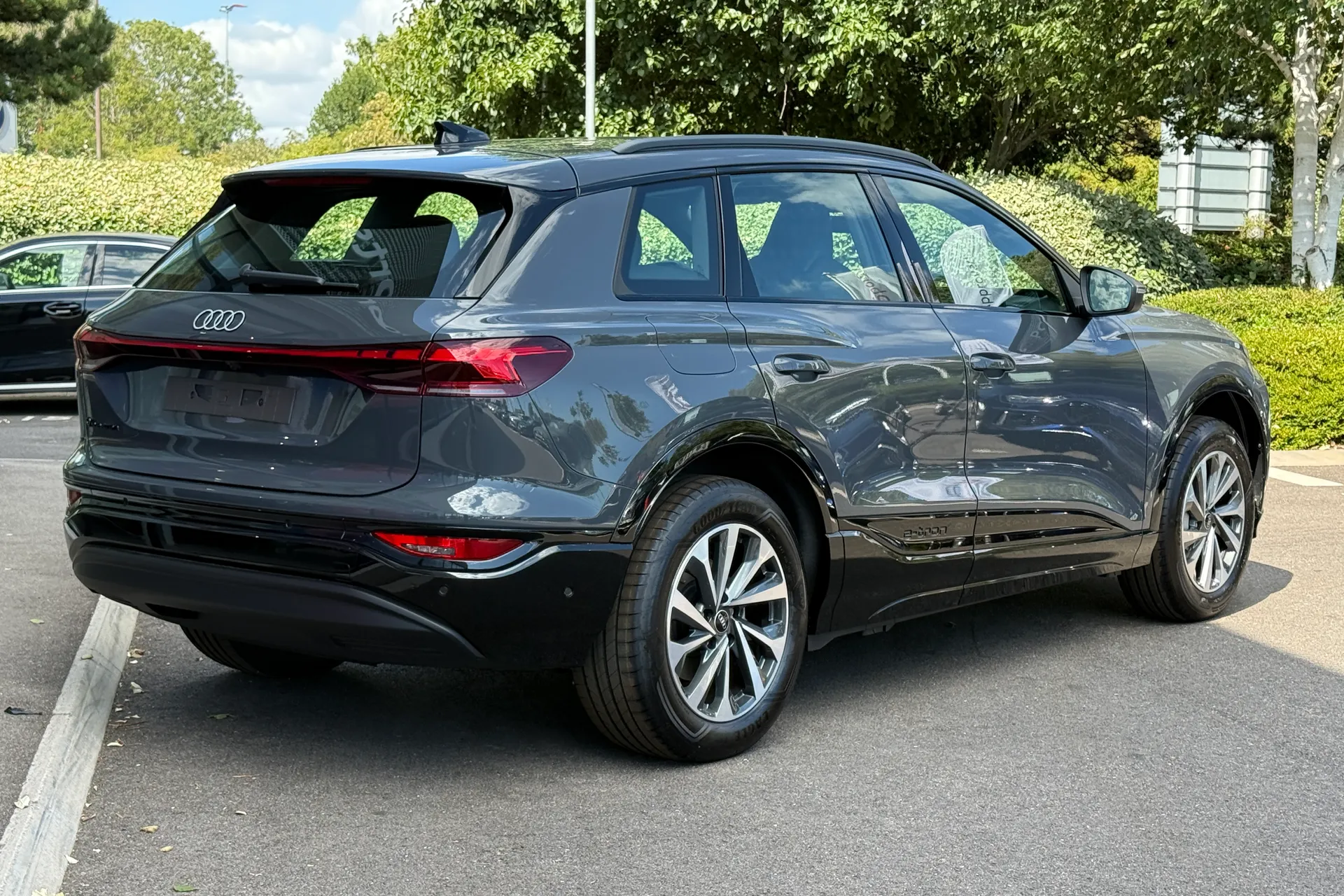 Audi Q6 thumbnail image number 28