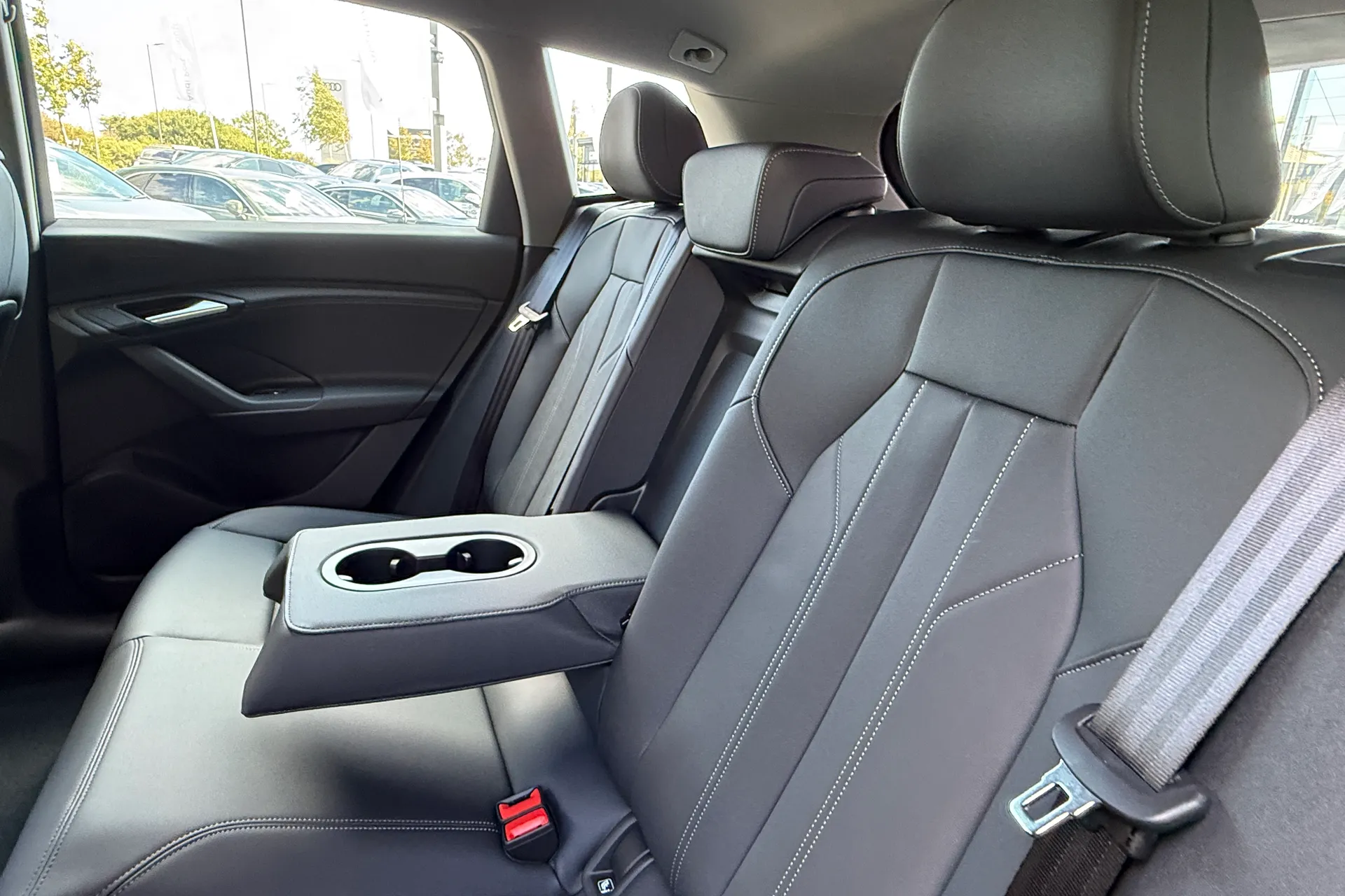 Audi Q6 thumbnail image number 42