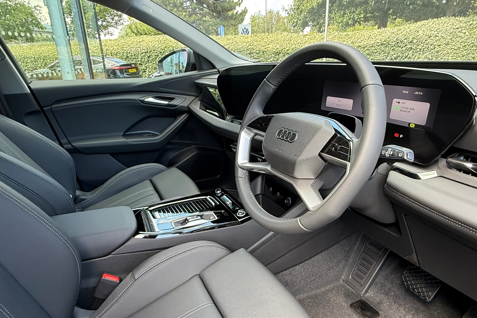 Audi Q6 thumbnail image number 18