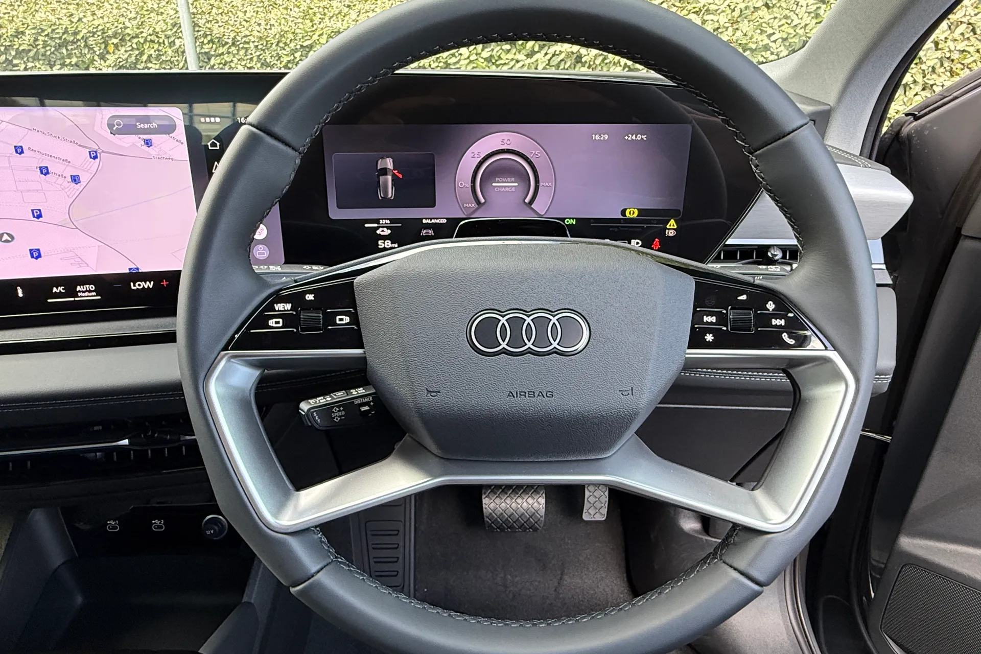 Audi Q6 thumbnail image number 14