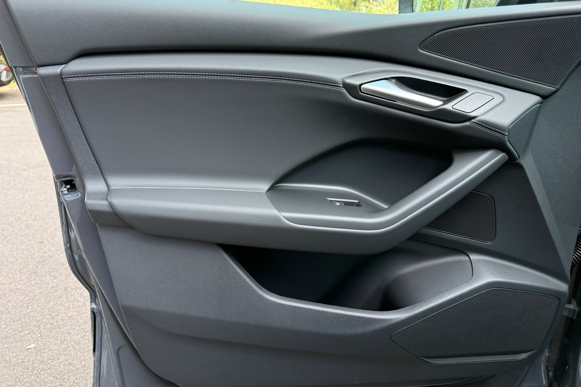 Audi Q6 thumbnail image number 43
