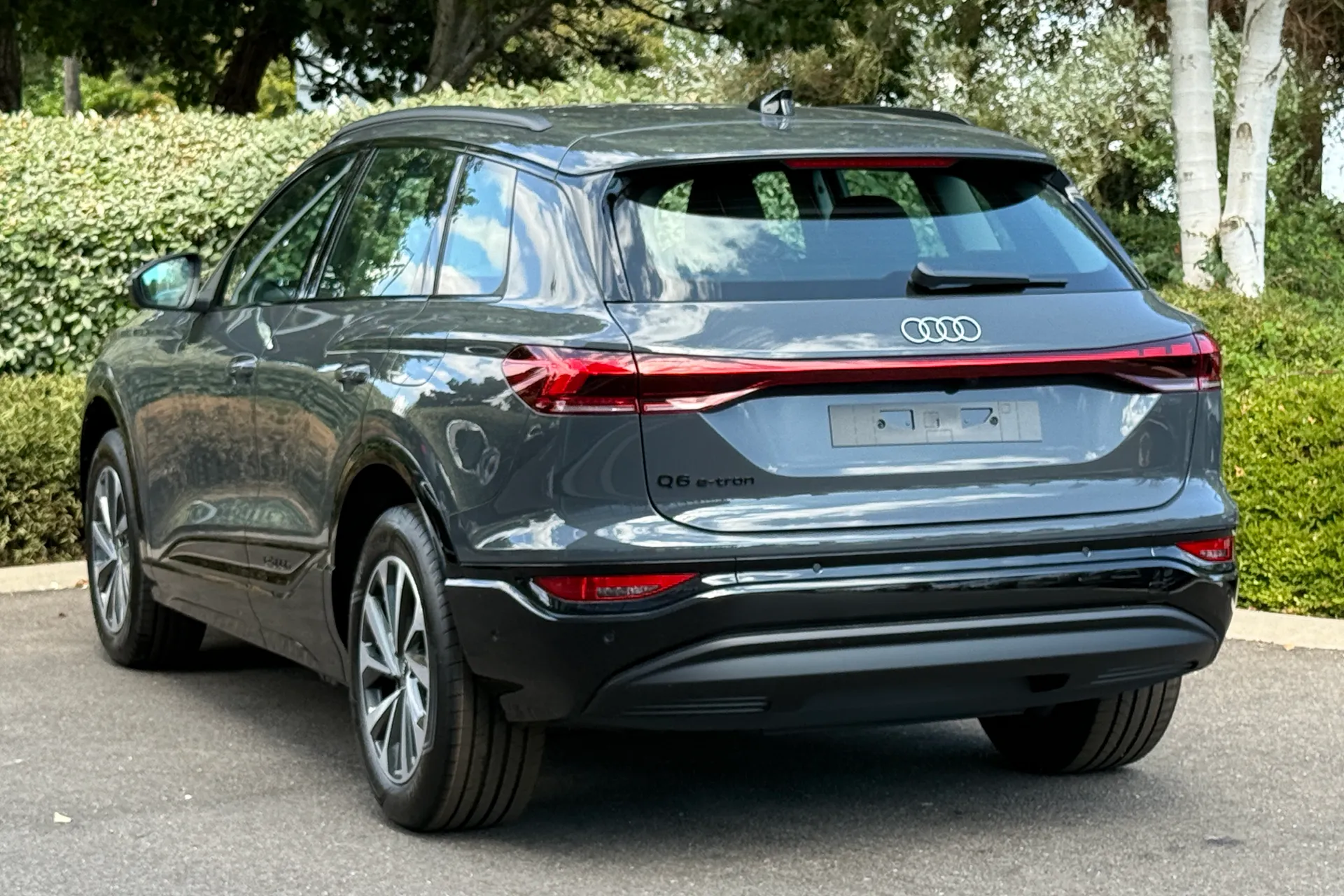 Audi Q6 thumbnail image number 11