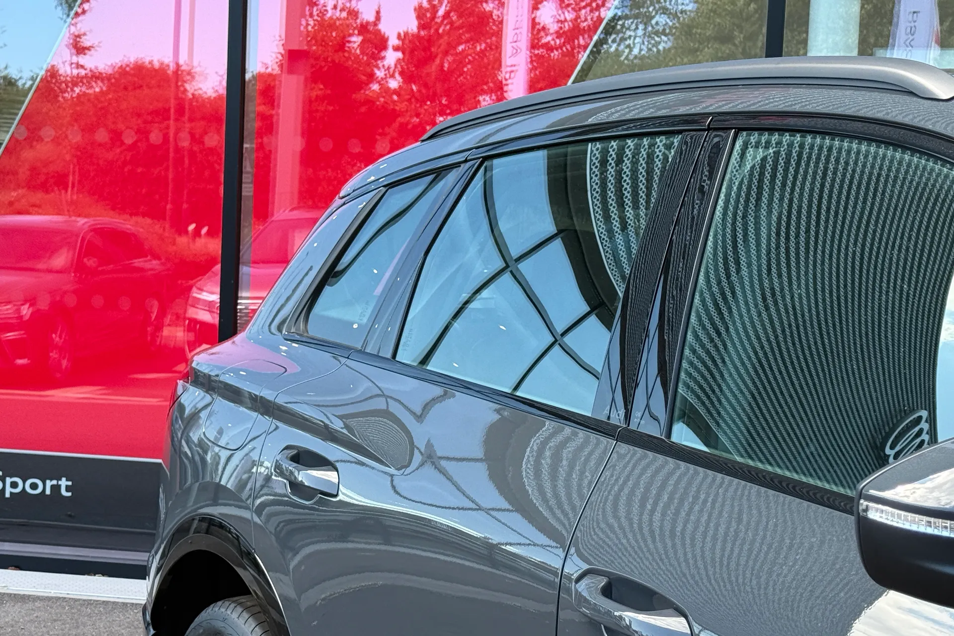 Audi Q6 thumbnail image number 13