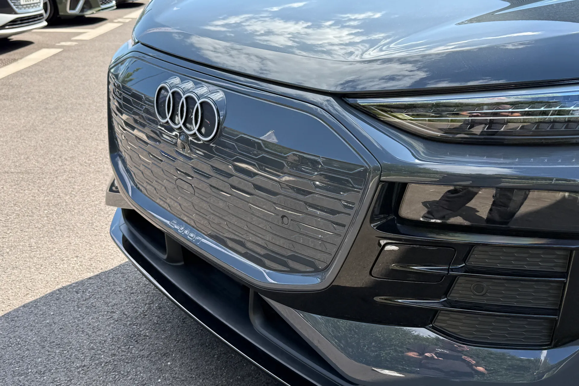 Audi Q6 thumbnail image number 38