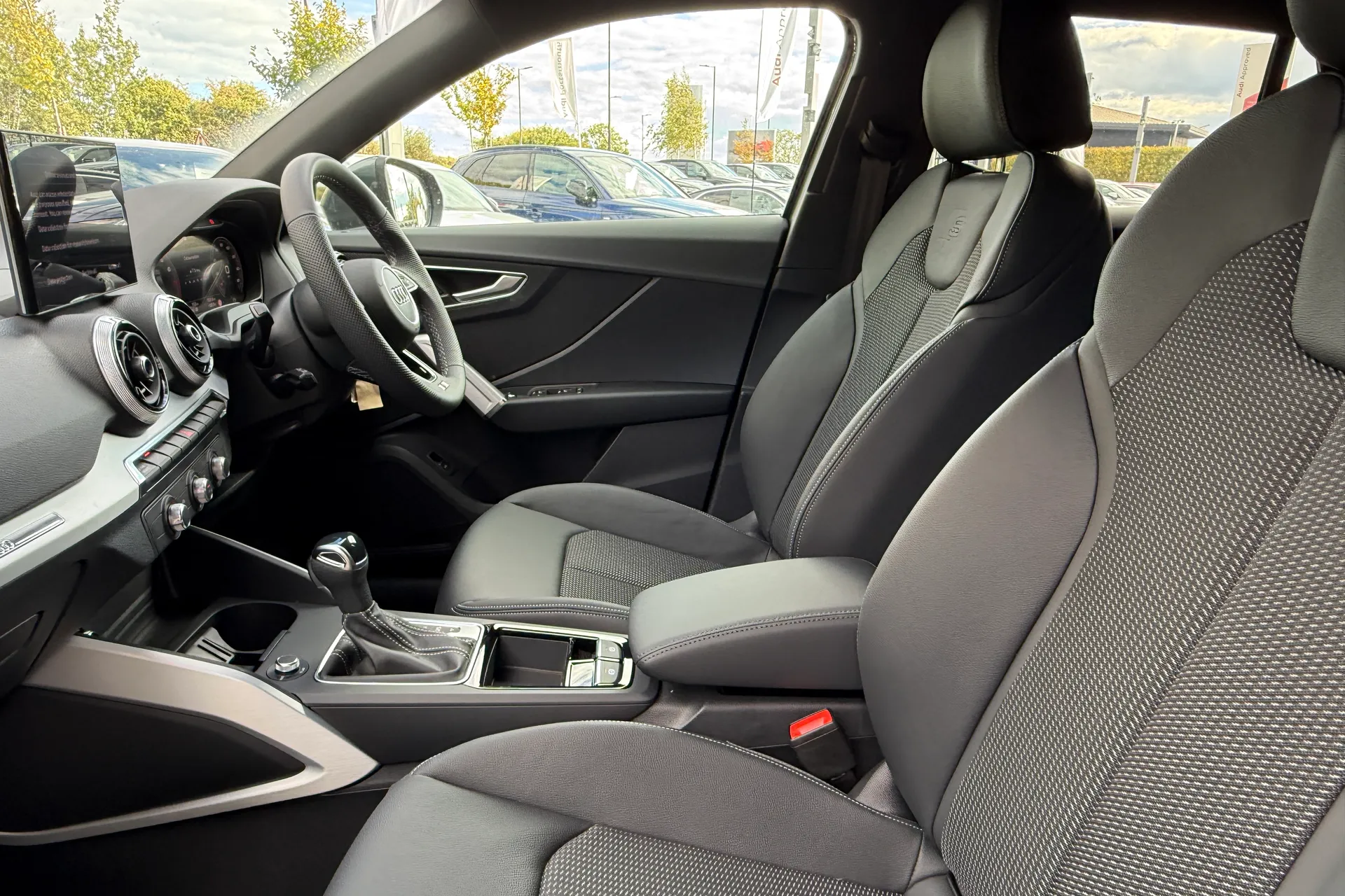 Audi Q2 thumbnail image number 39