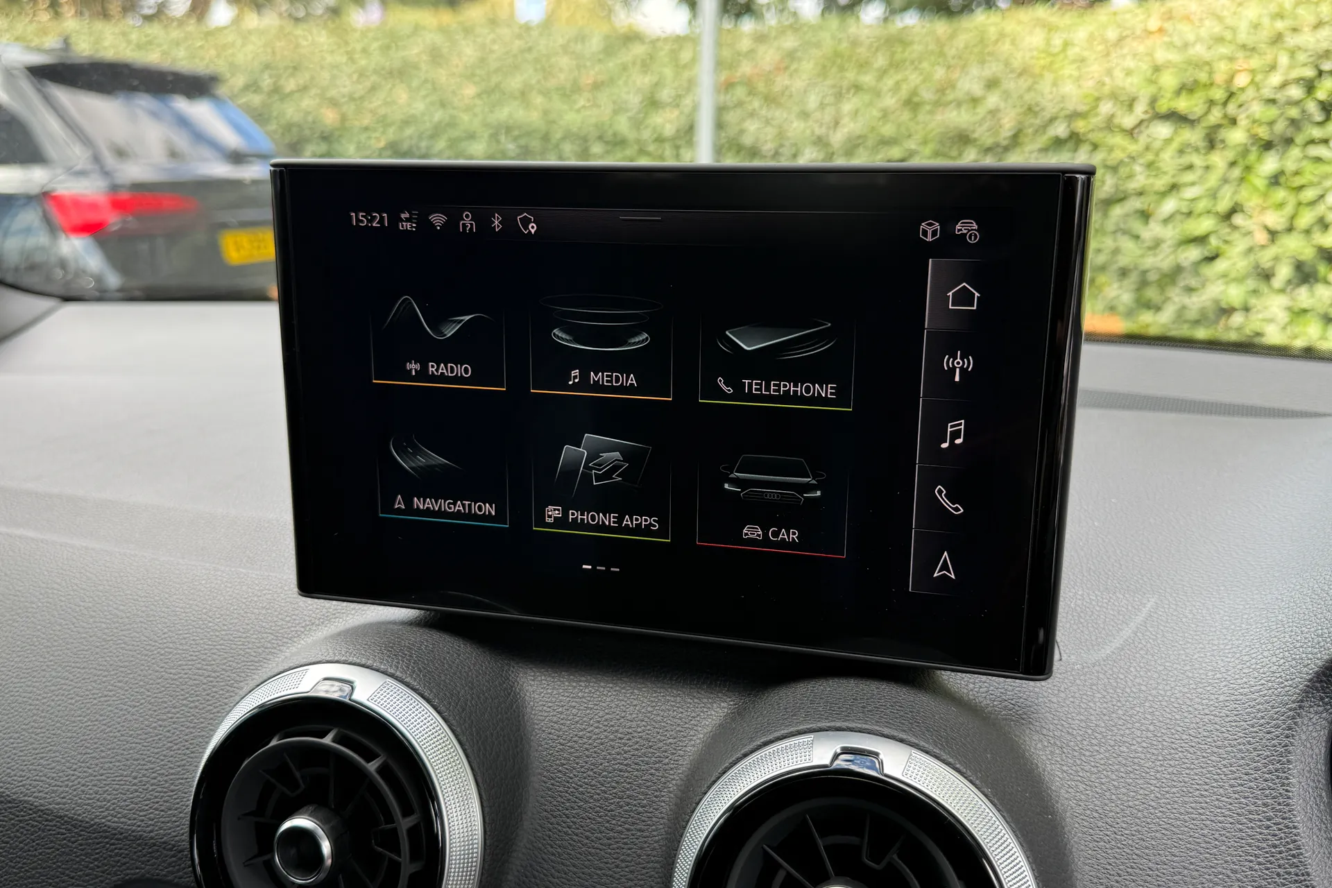 Audi Q2 thumbnail image number 20