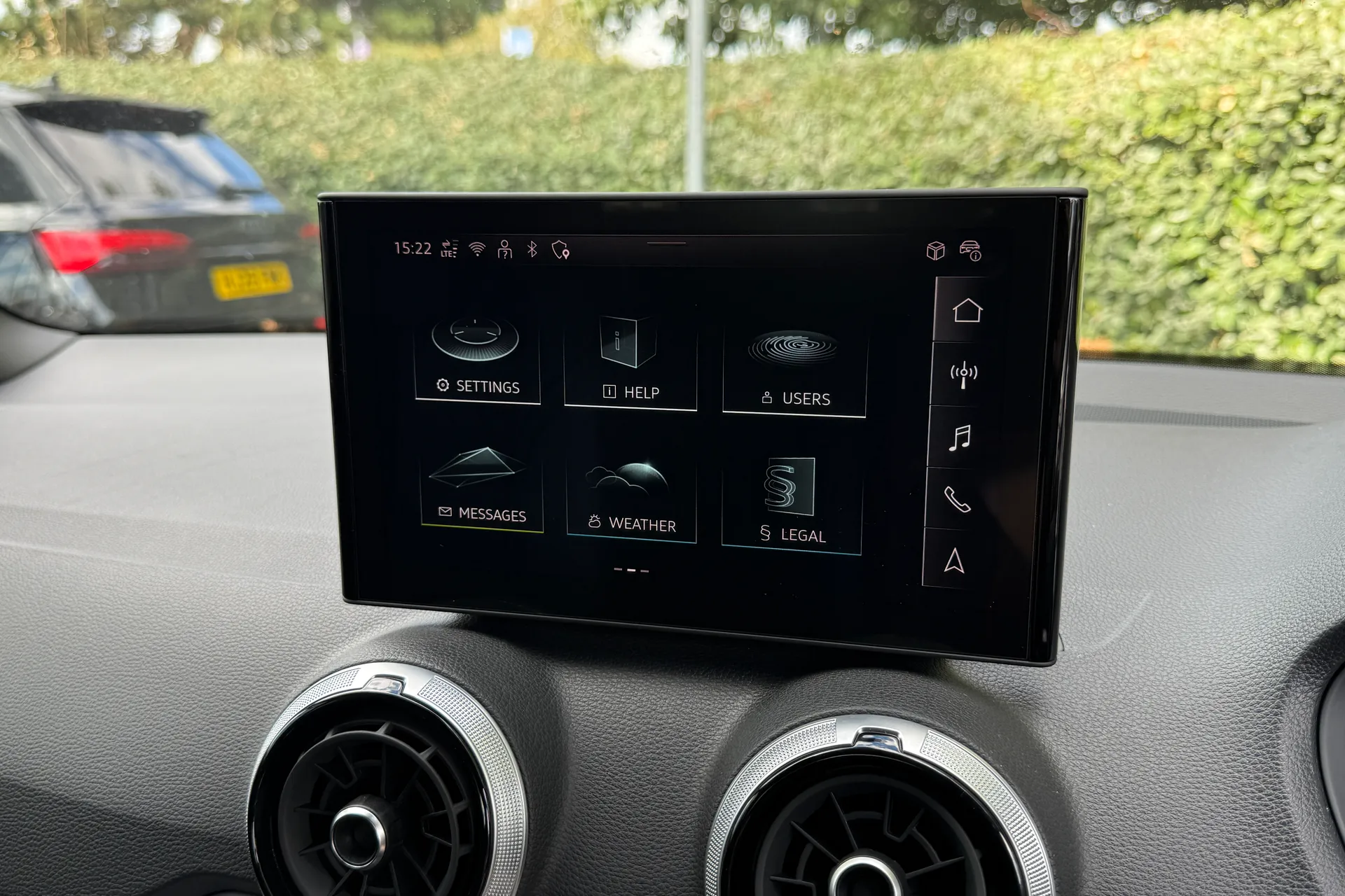 Audi Q2 thumbnail image number 25