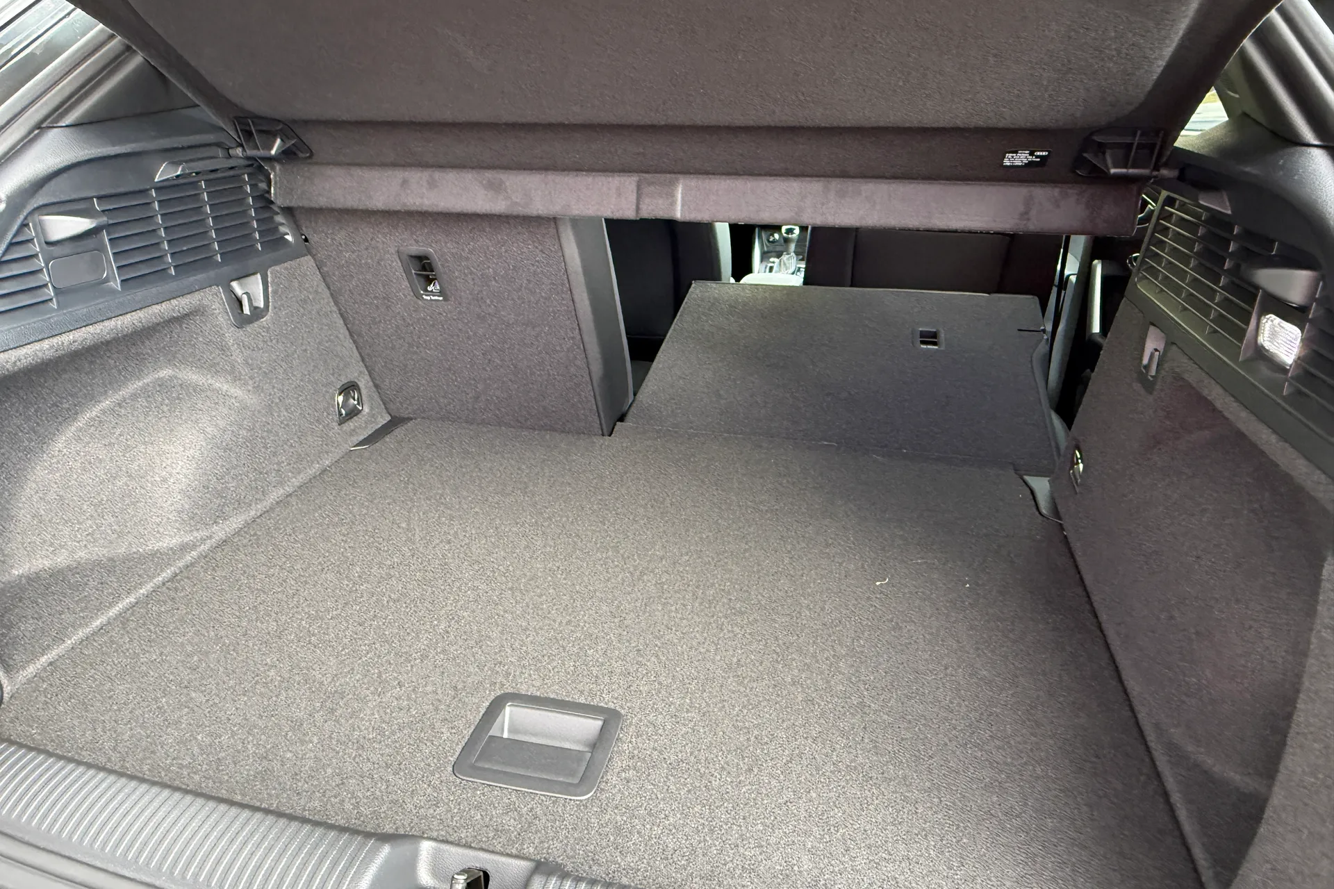 Audi Q2 thumbnail image number 36