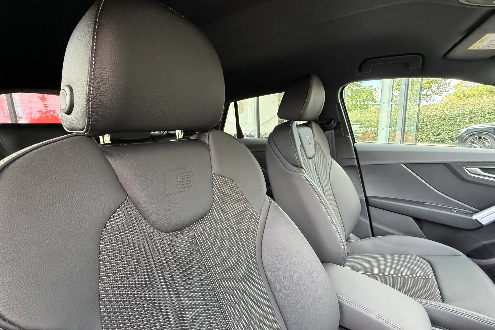 Audi Q2 thumbnail image number 19
