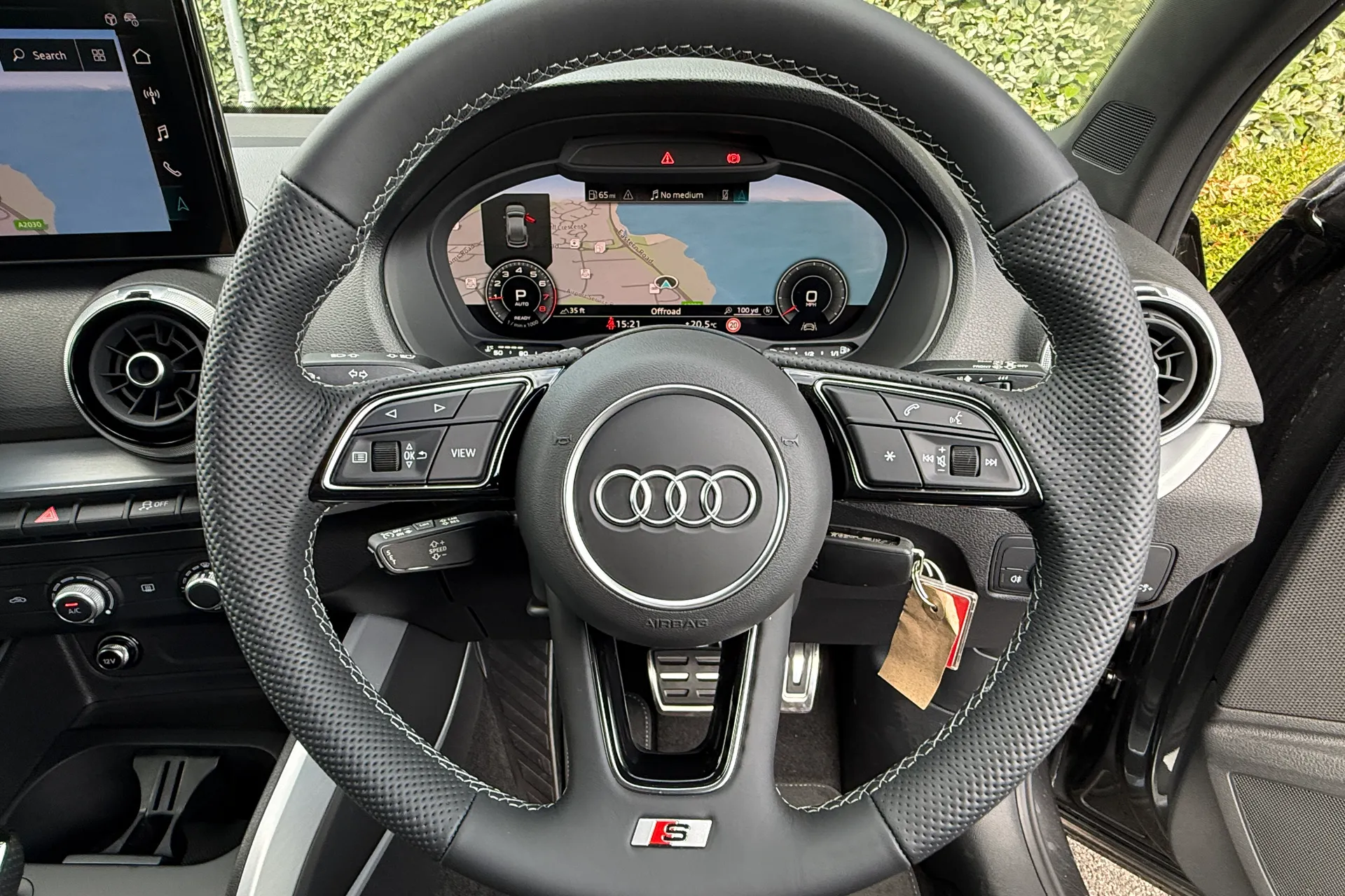Audi Q2 thumbnail image number 23