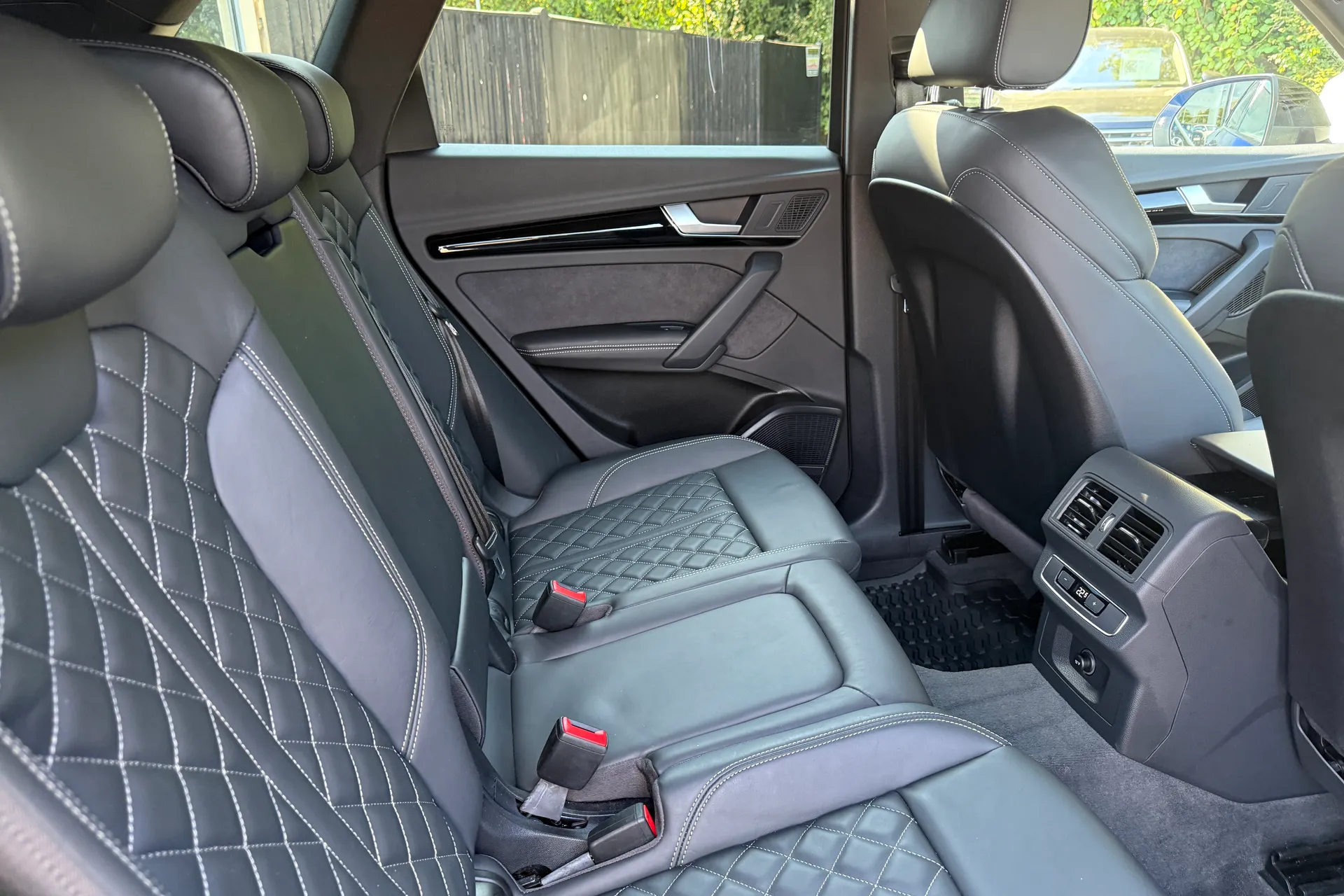 Audi Q5 thumbnail image number 37