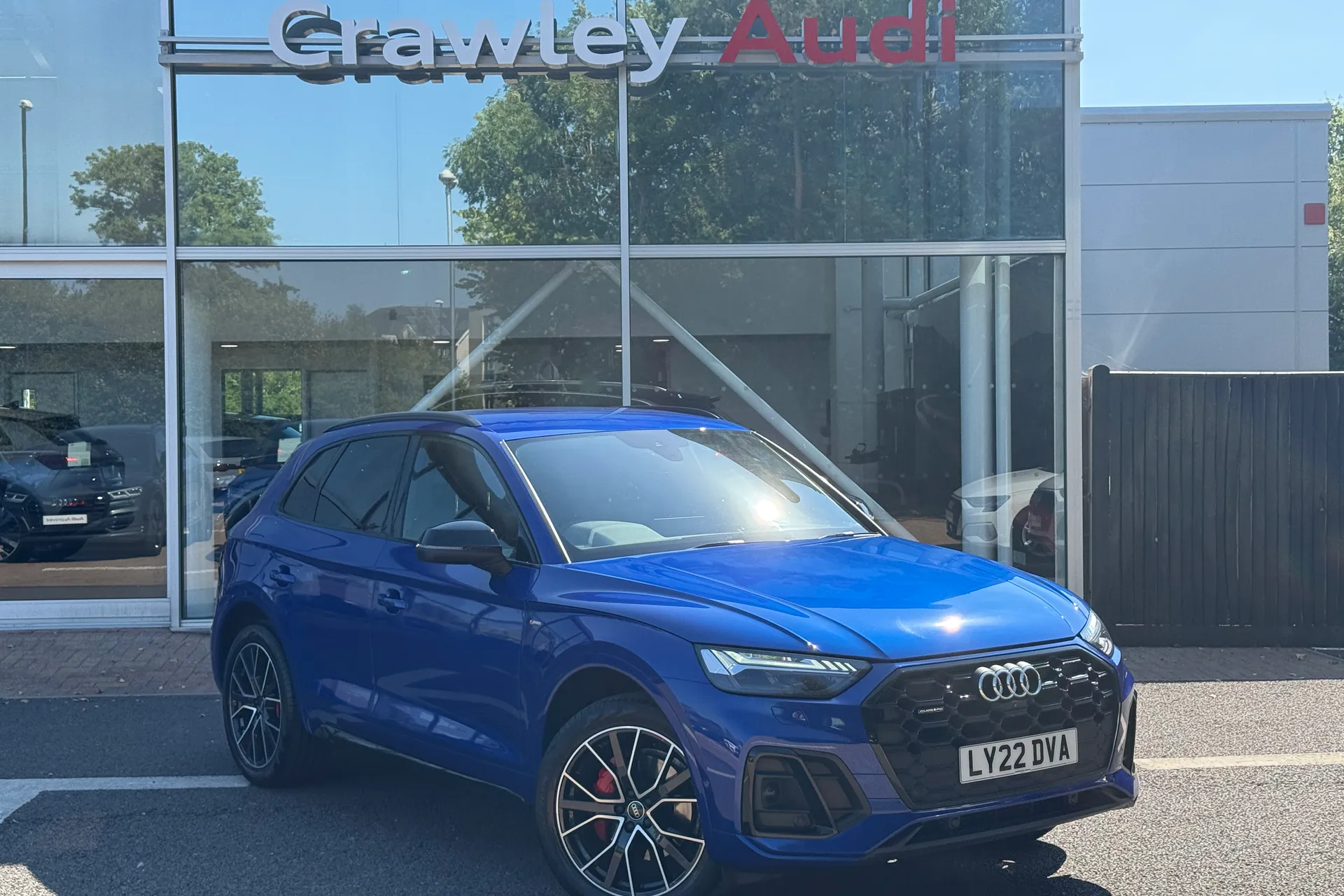 Audi Q5 focused image