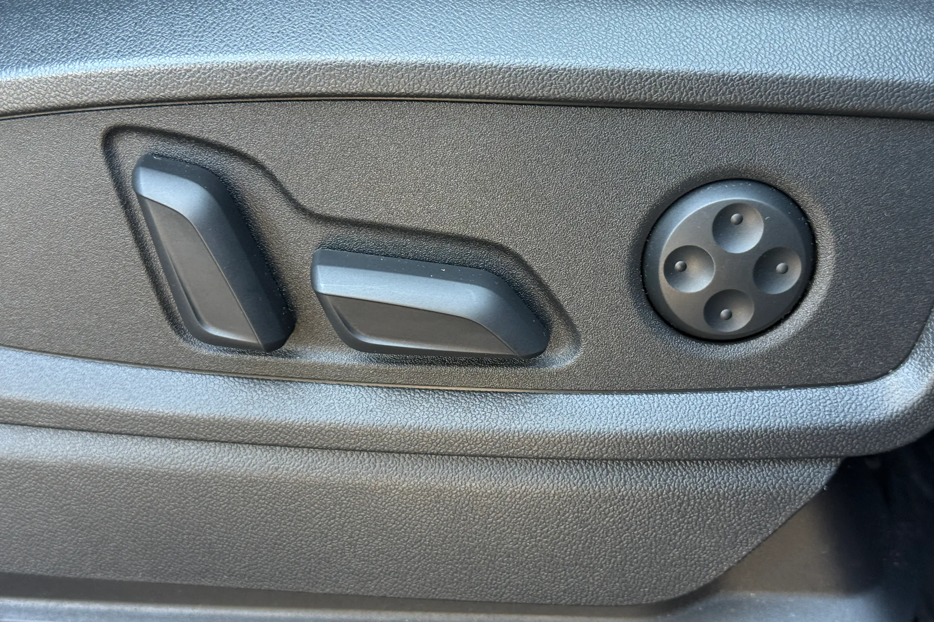 Audi Q5 thumbnail image number 15