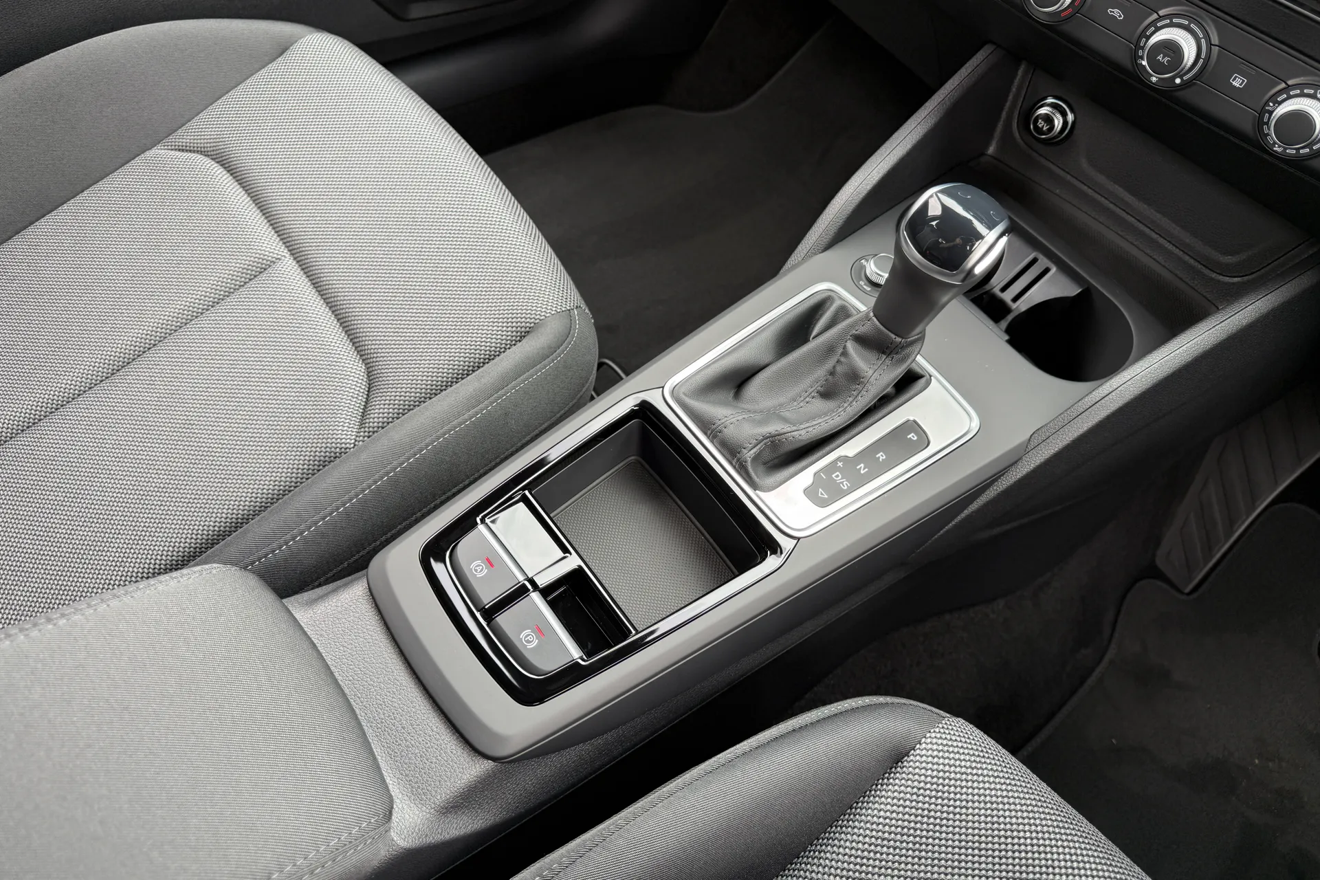 Audi Q2 thumbnail image number 37