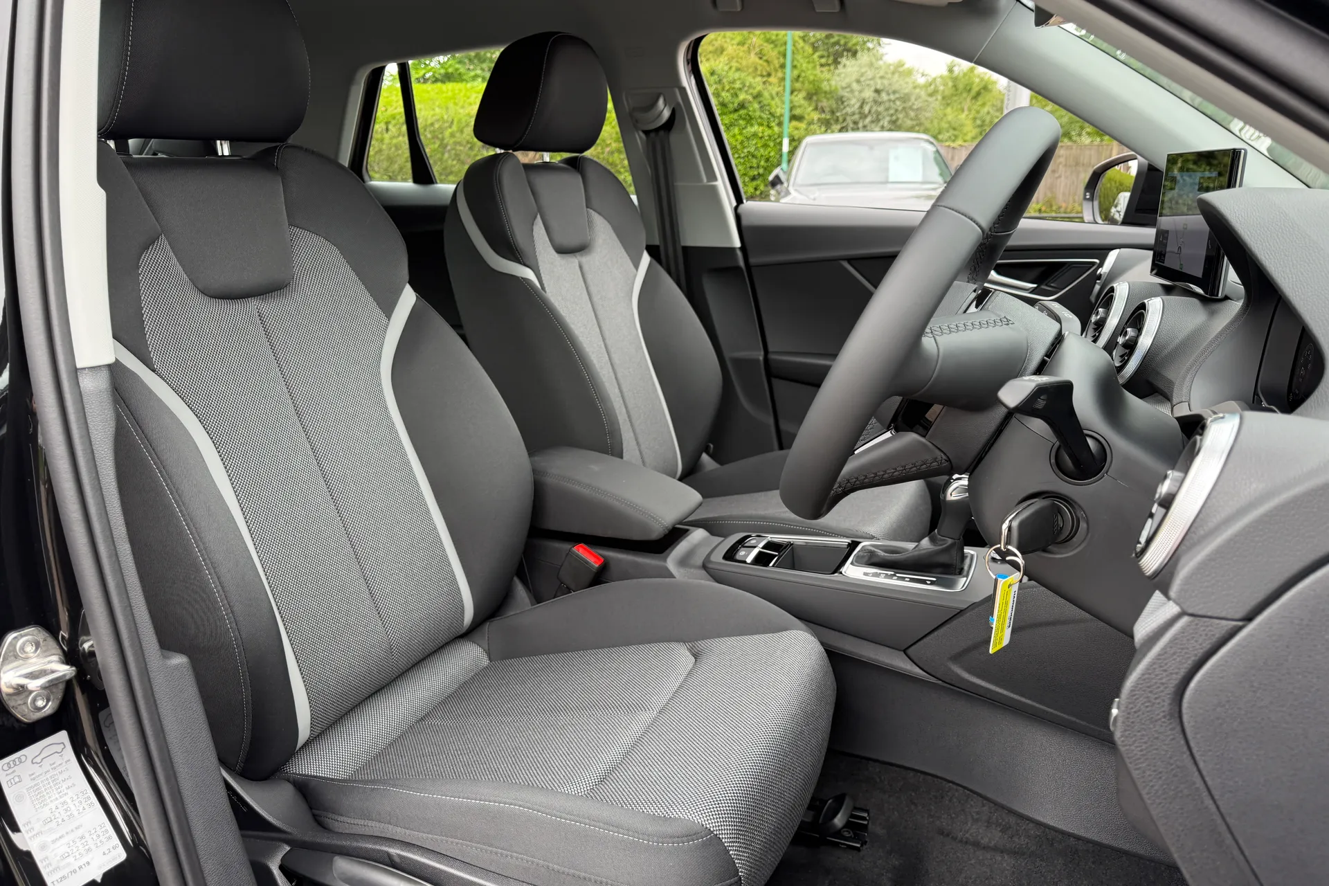 Audi Q2 thumbnail image number 24