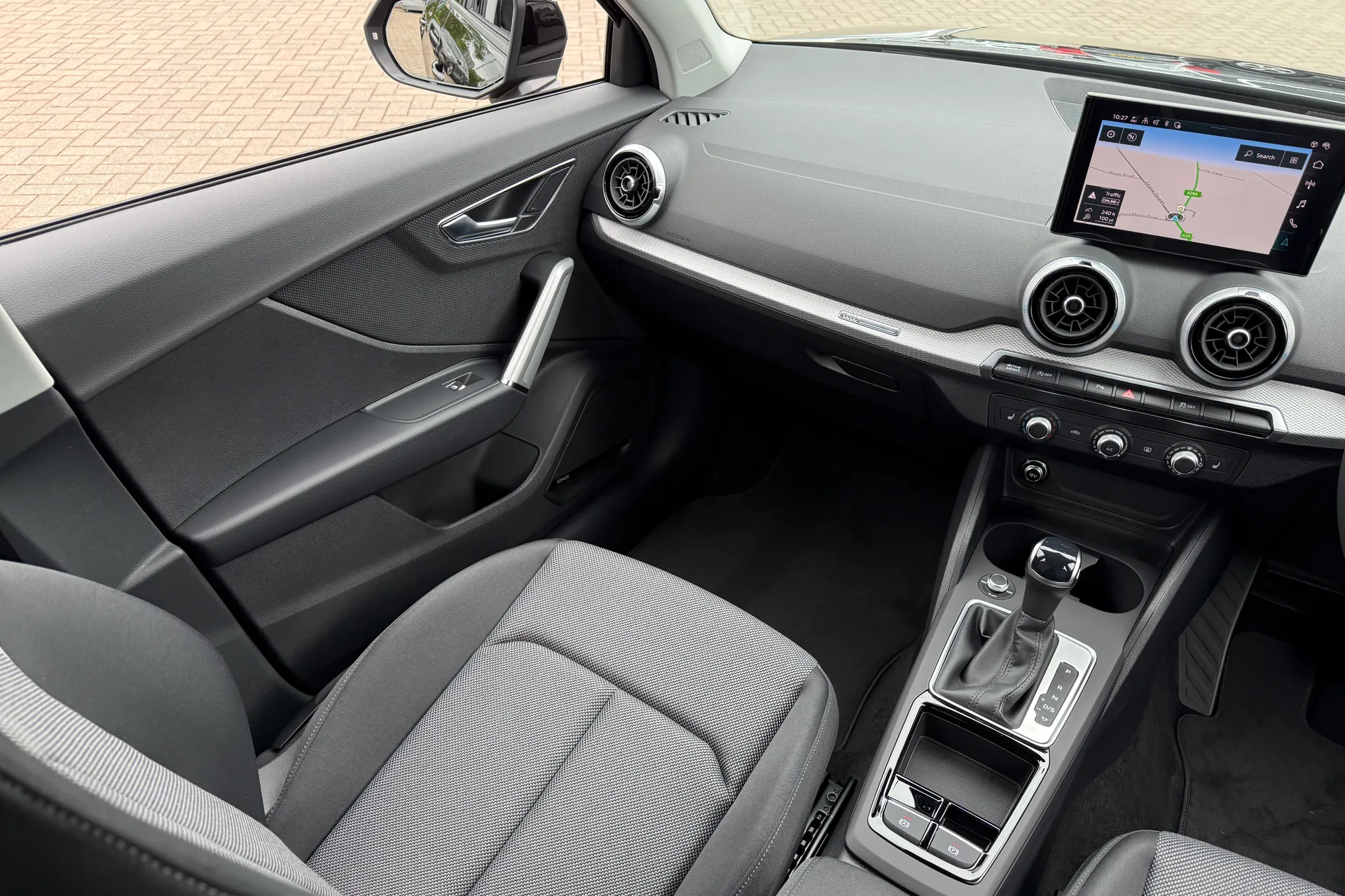 Audi Q2 thumbnail image number 36