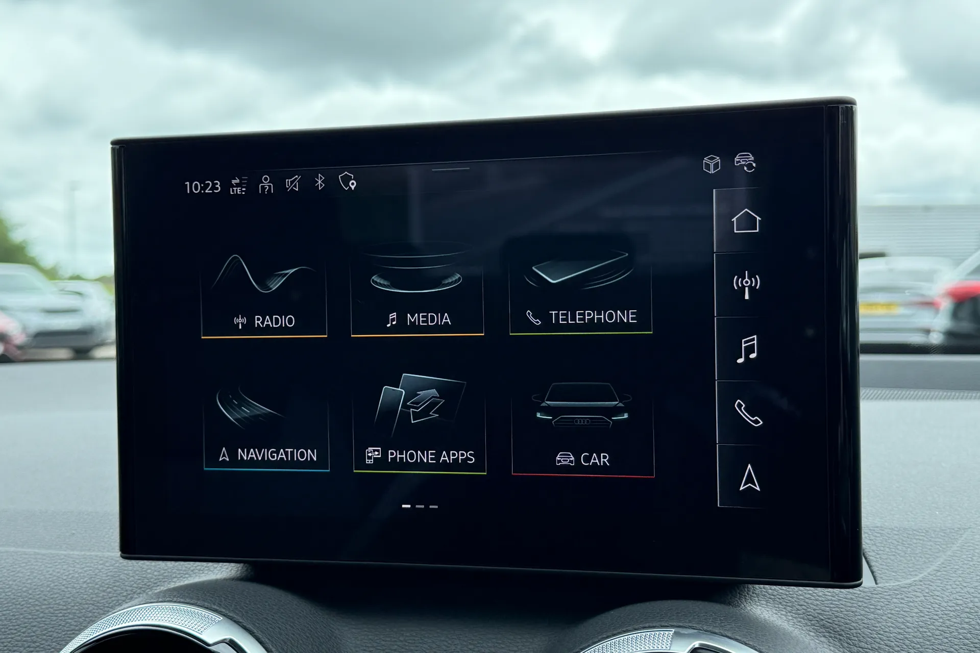 Audi Q2 thumbnail image number 11