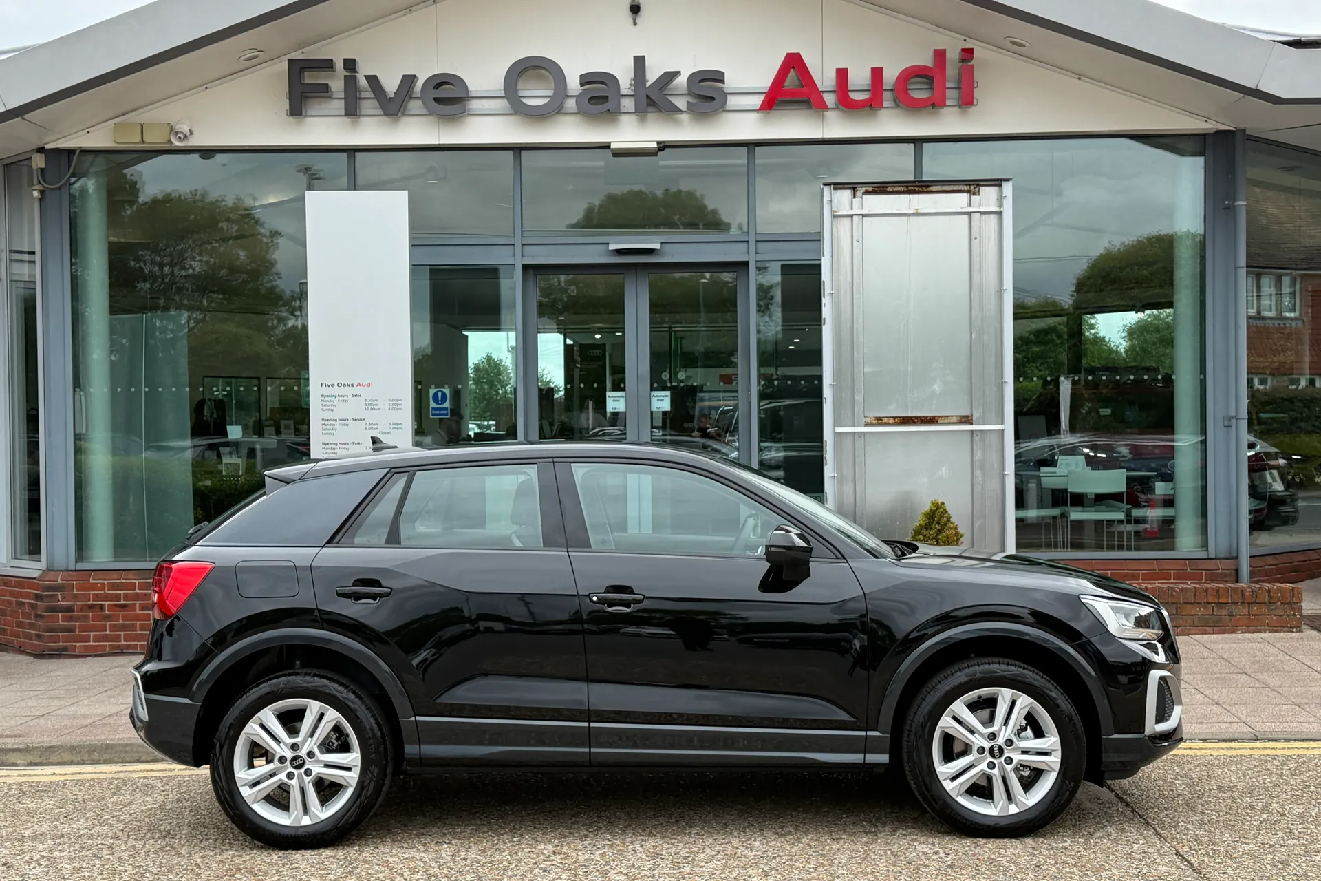 Audi Q2 thumbnail image number 2