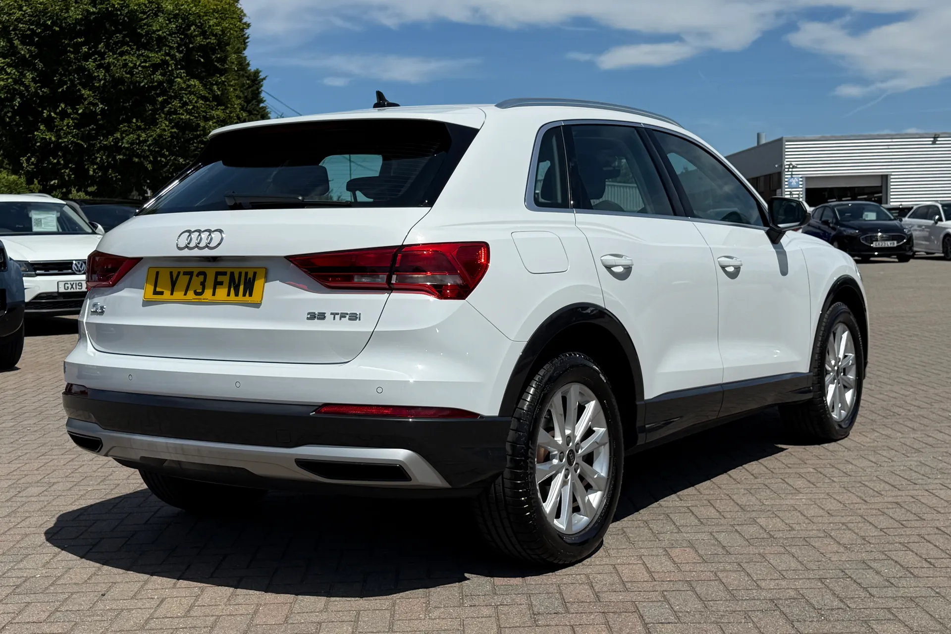 Audi Q3 thumbnail image number 35