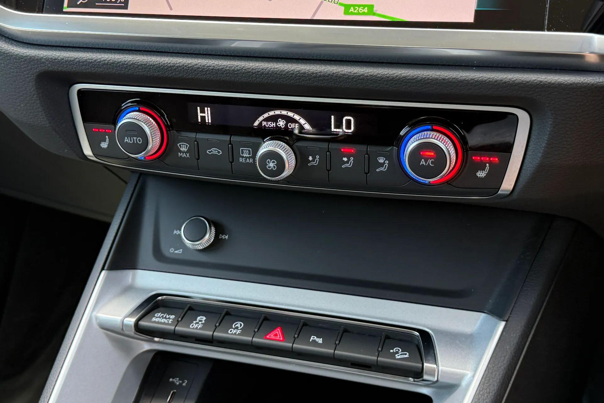 Audi Q3 thumbnail image number 17