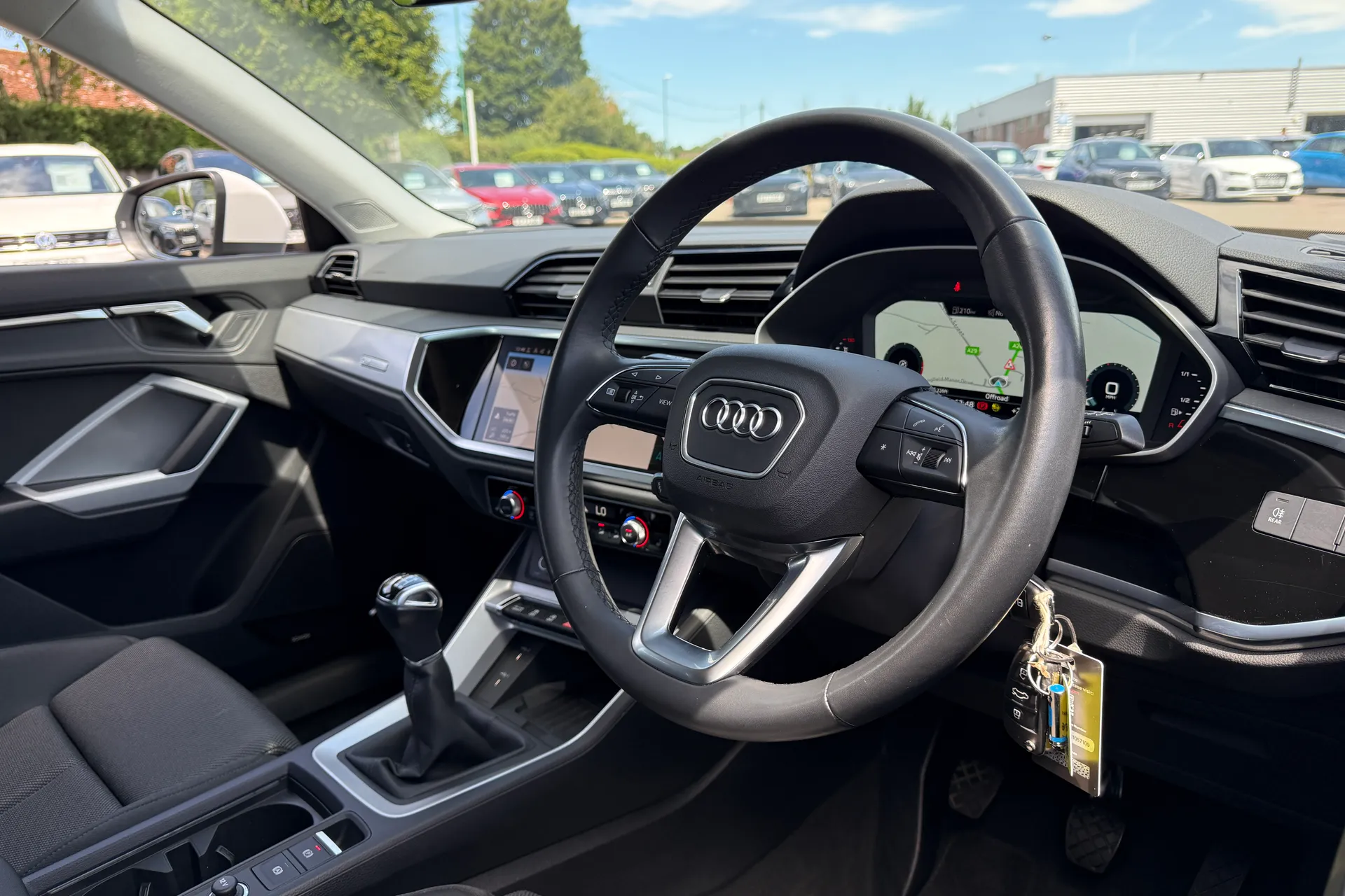 Audi Q3 thumbnail image number 31