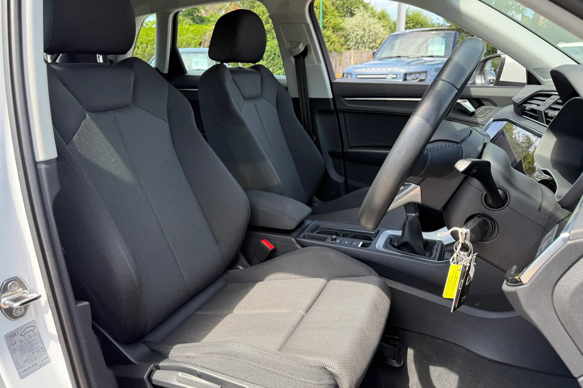 Audi Q3 thumbnail image number 30
