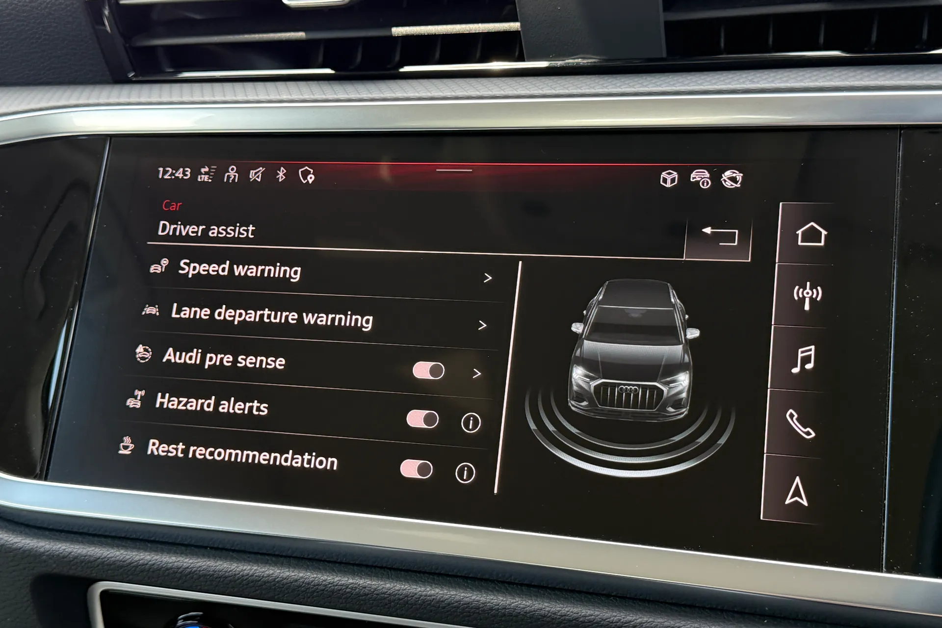 Audi Q3 thumbnail image number 13