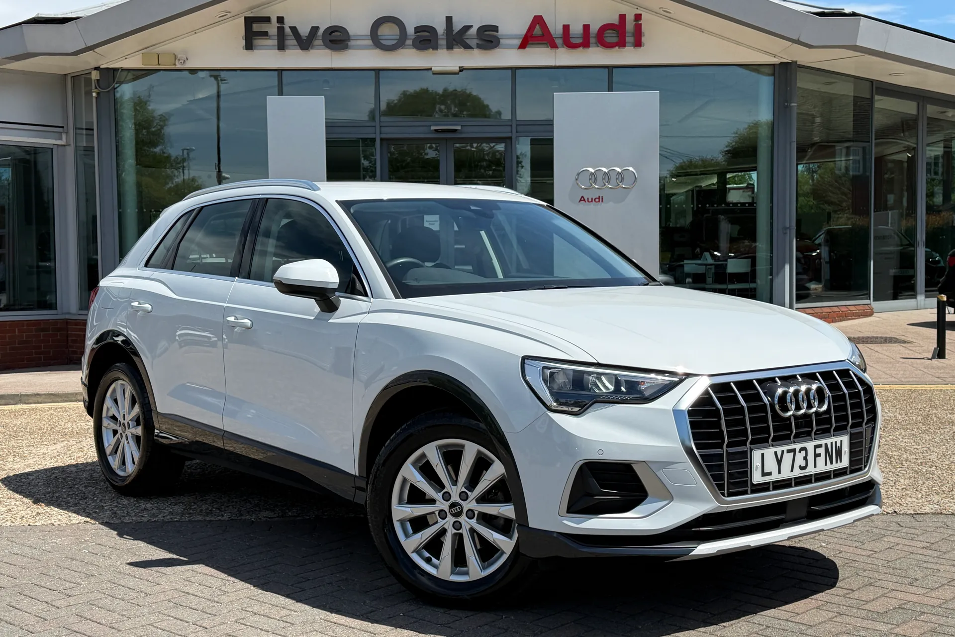 Audi Q3 focused image